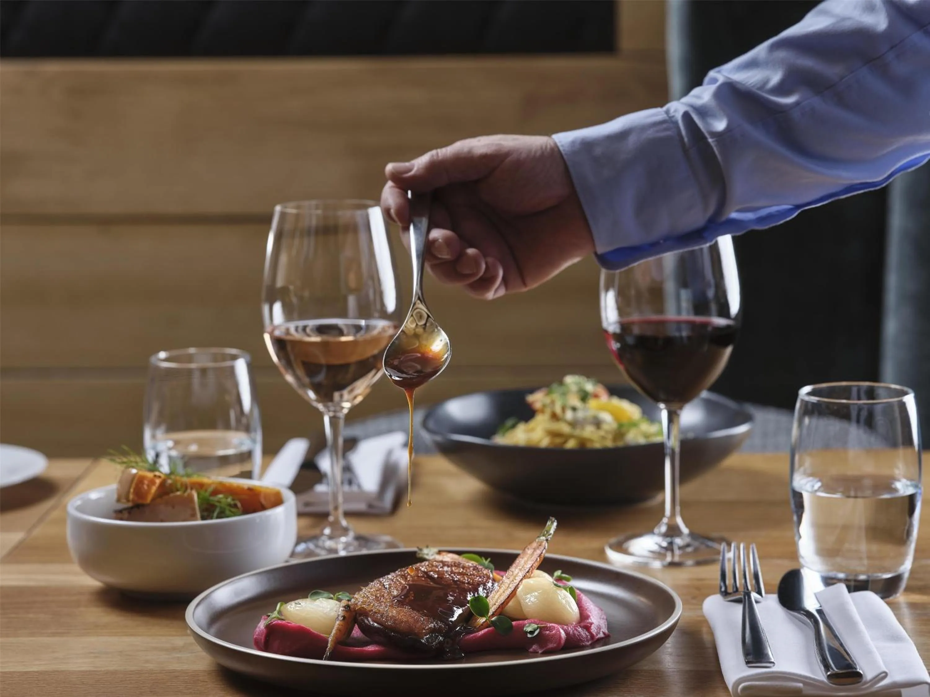 Food and drinks in Radisson Blu Hotel Reussen, Andermatt