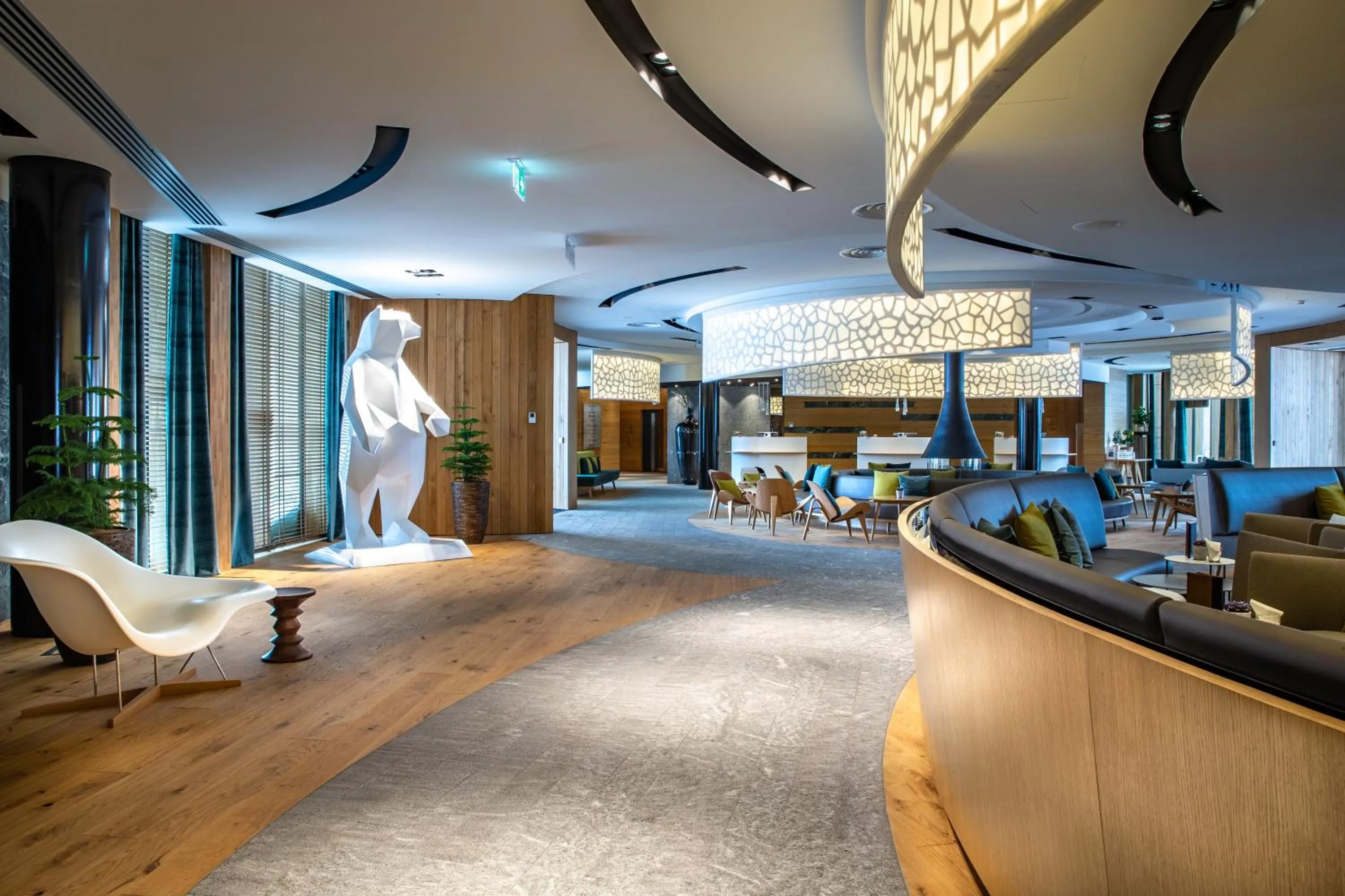 Lobby or reception in Radisson Blu Hotel Reussen, Andermatt