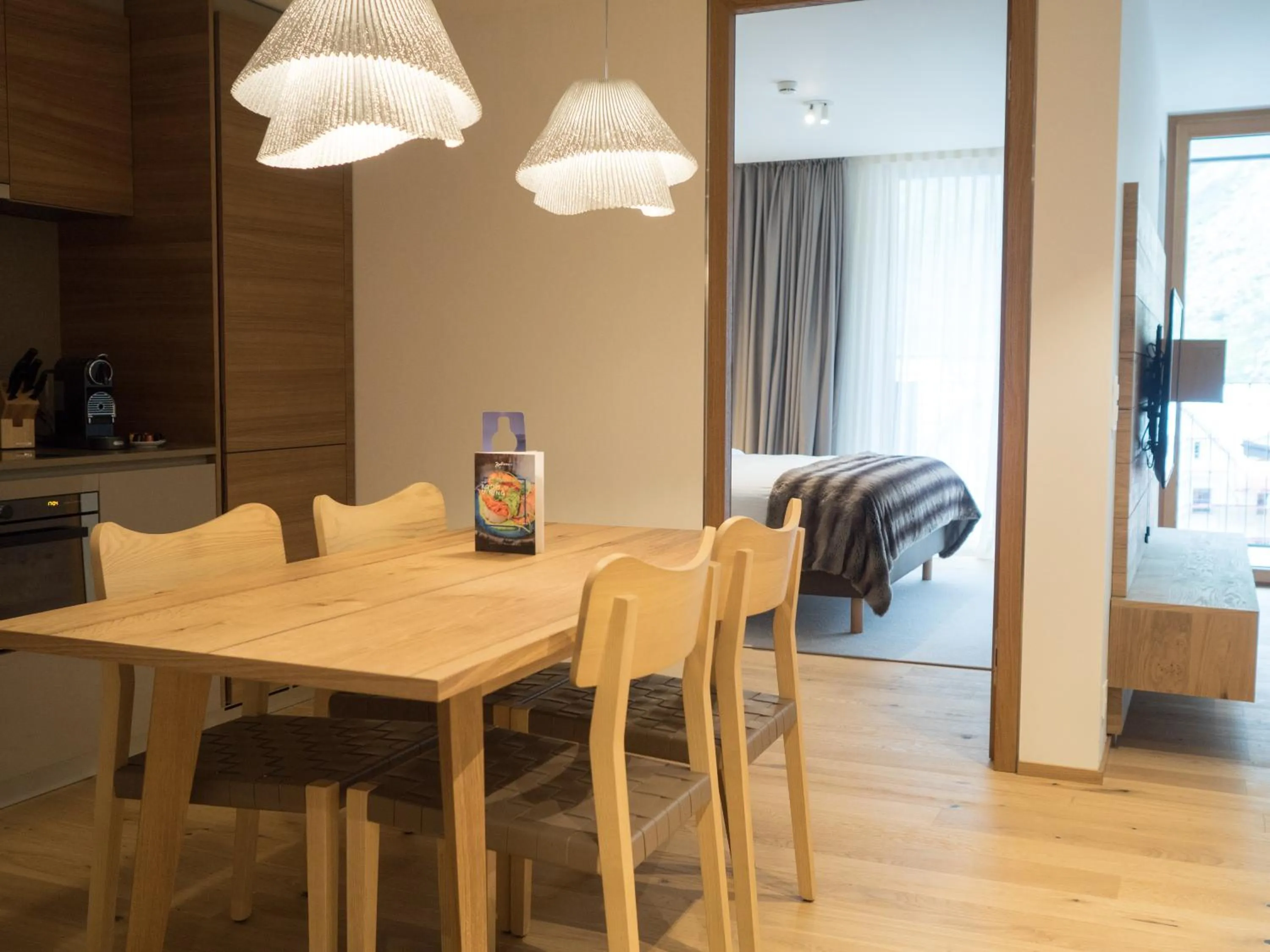 Dining area in Radisson Blu Hotel Reussen, Andermatt