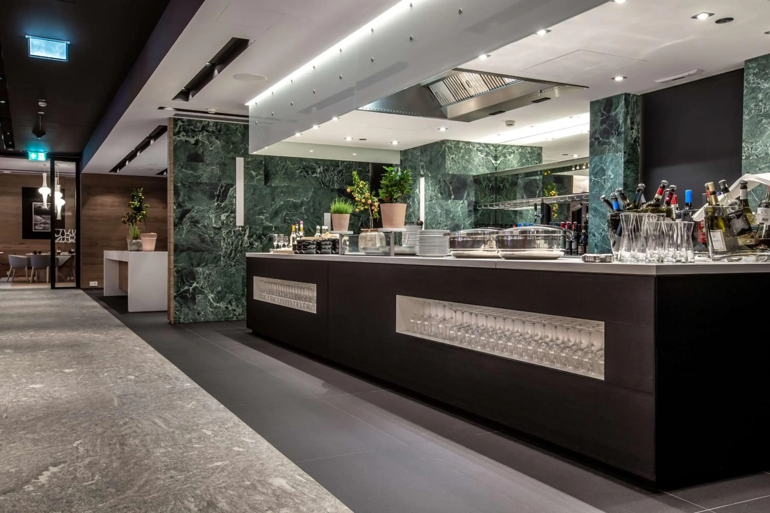 Restaurant/places to eat in Radisson Blu Hotel Reussen, Andermatt