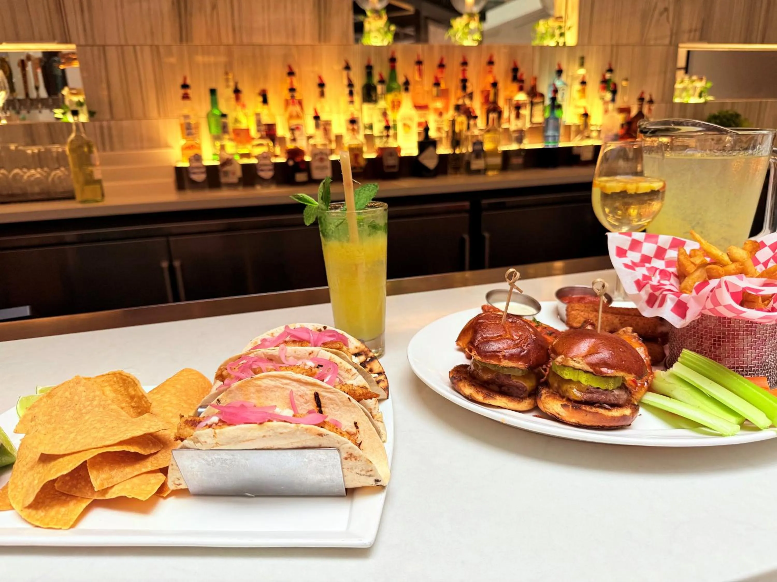 Restaurant/places to eat in Embassy Suites by Hilton Crystal City National Airport