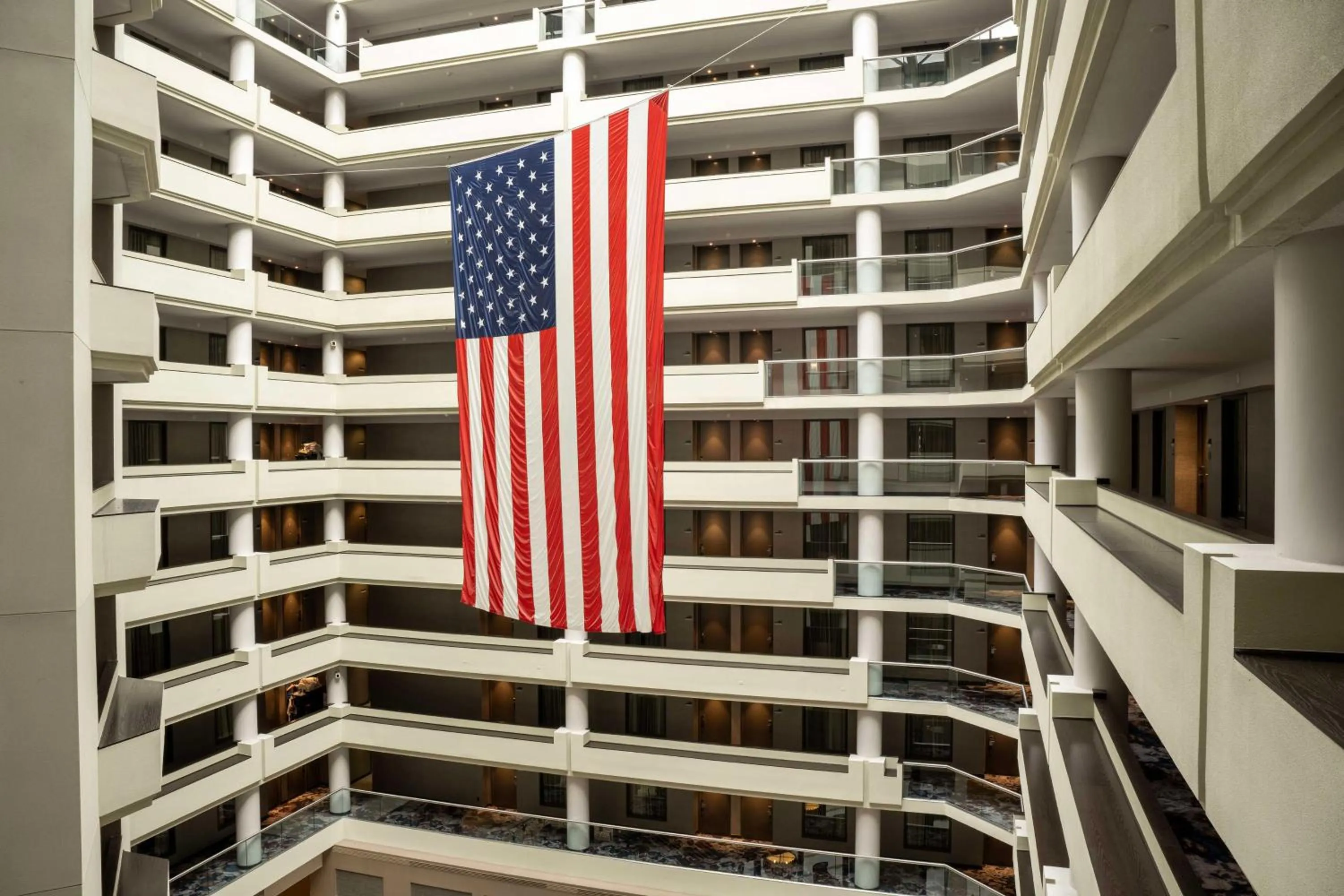 Lobby or reception in Embassy Suites by Hilton Crystal City National Airport