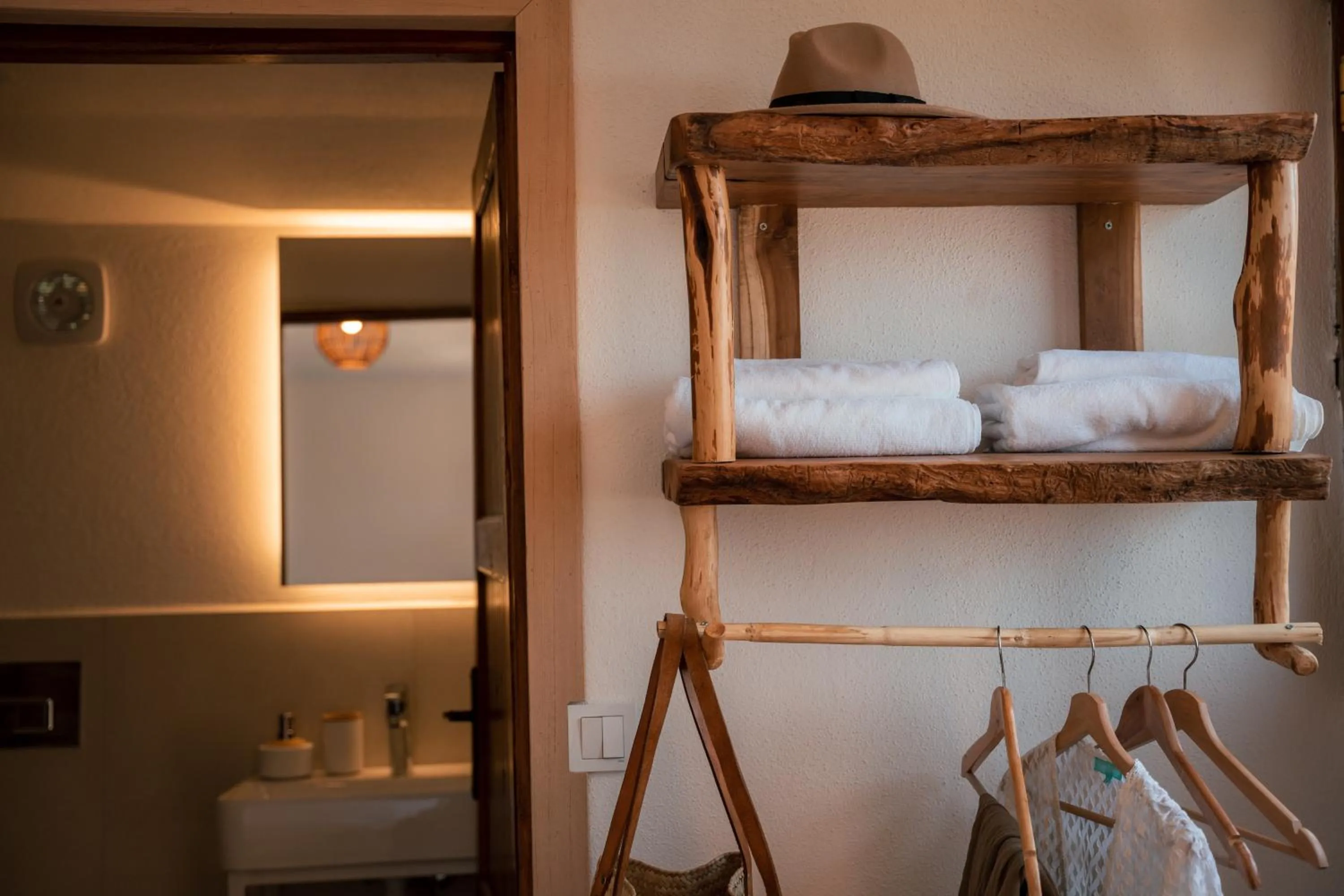 wardrobe in Olive Garden Kabak