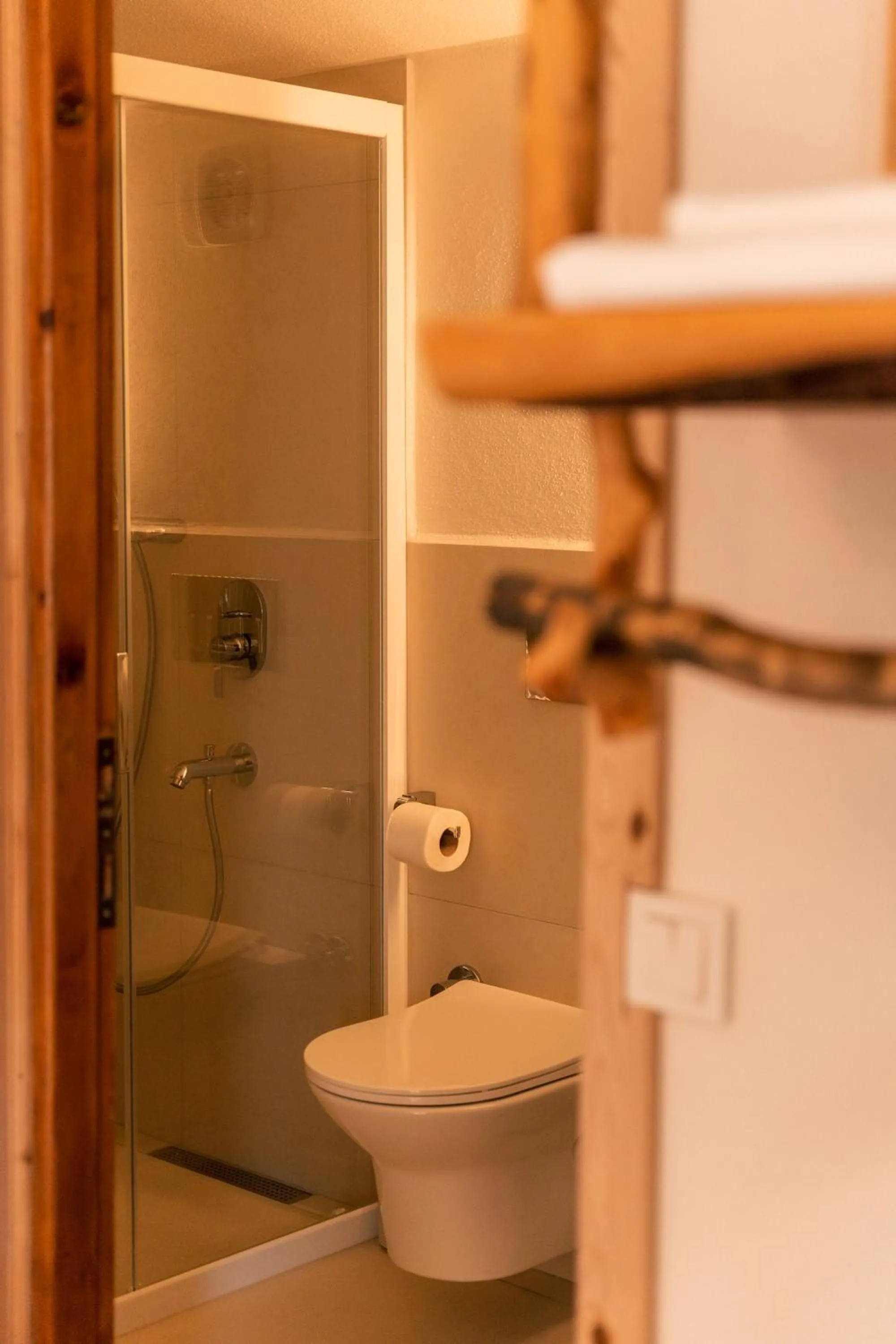 Bathroom in Olive Garden Kabak