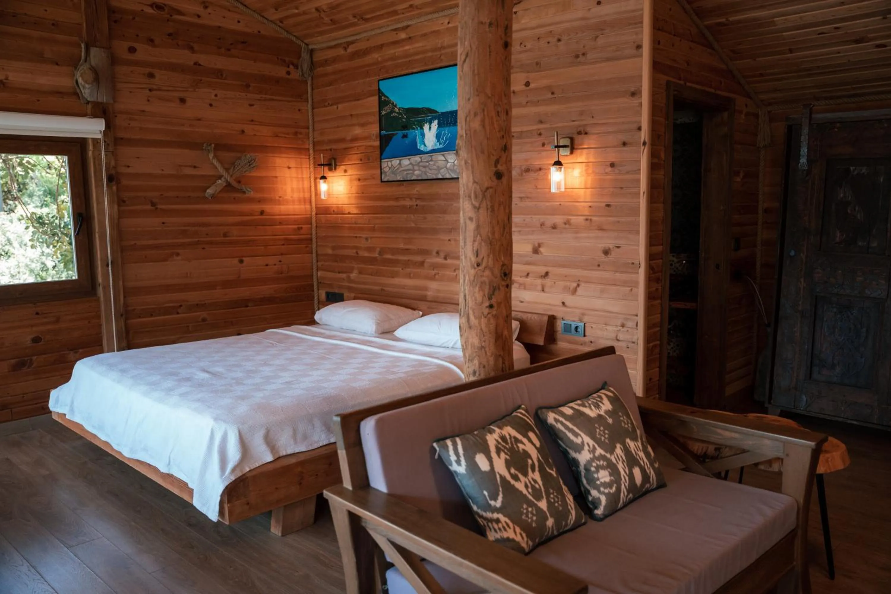 Bedroom, Bed in Olive Garden Kabak