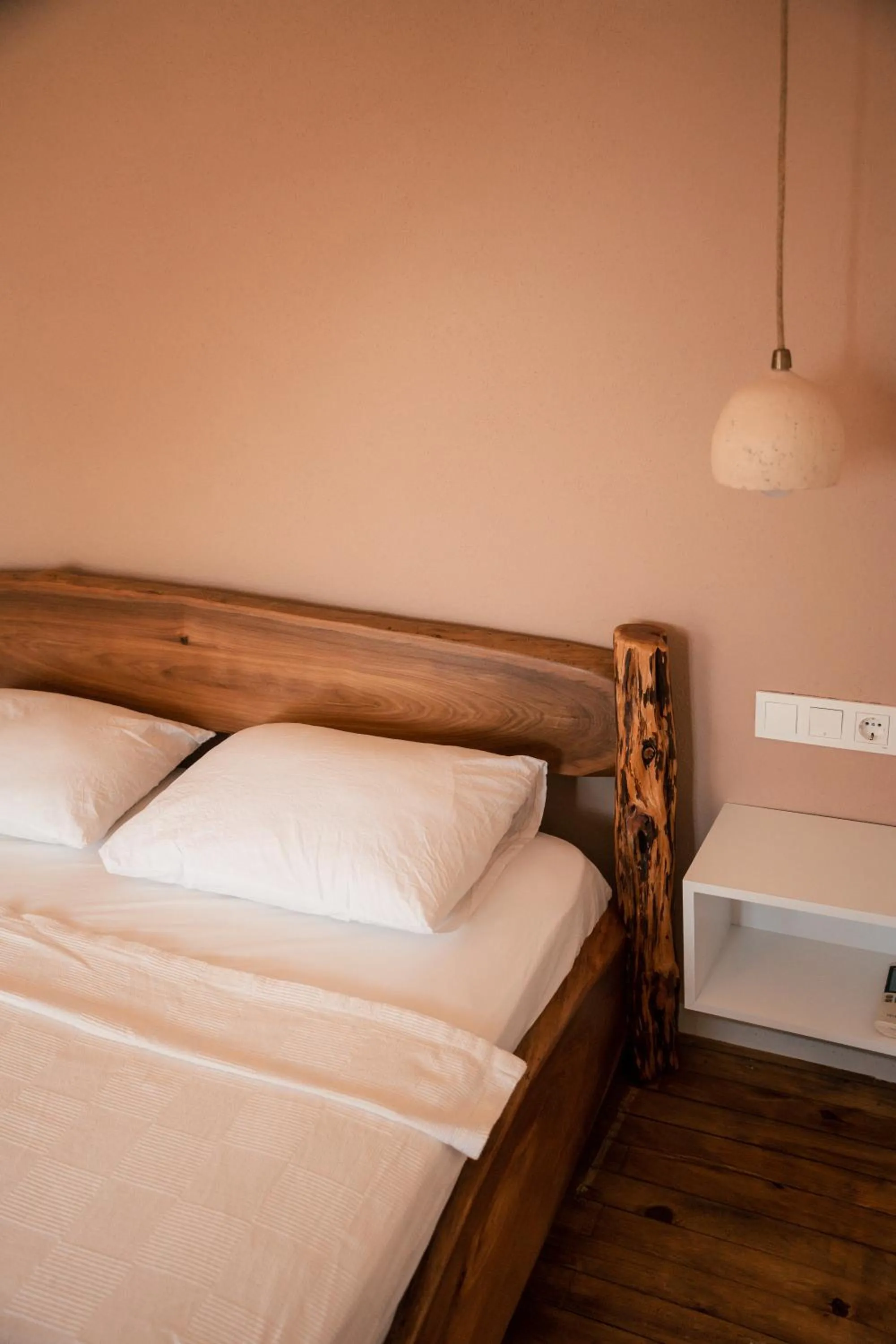 Bed in Olive Garden Kabak