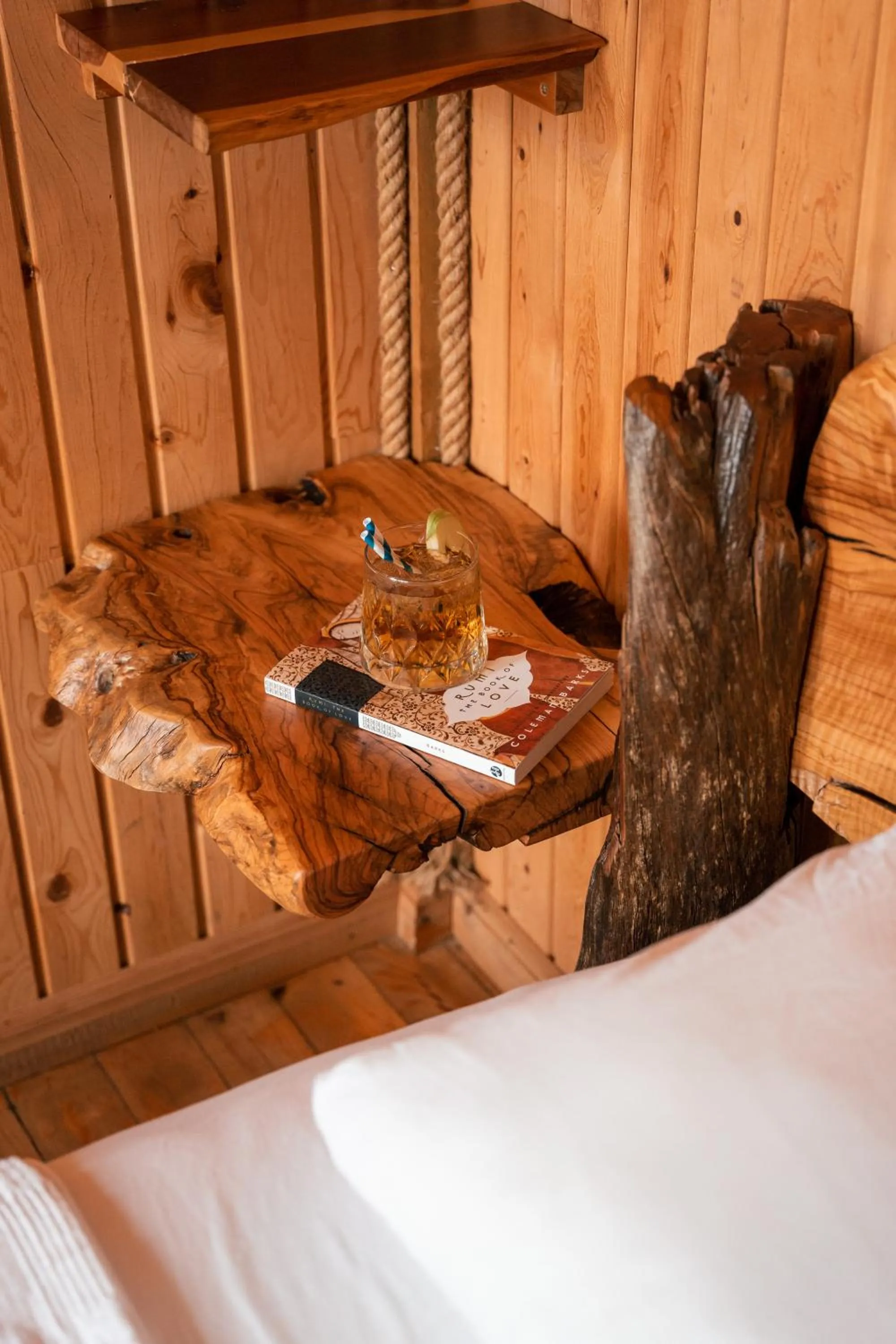 Bed in Olive Garden Kabak