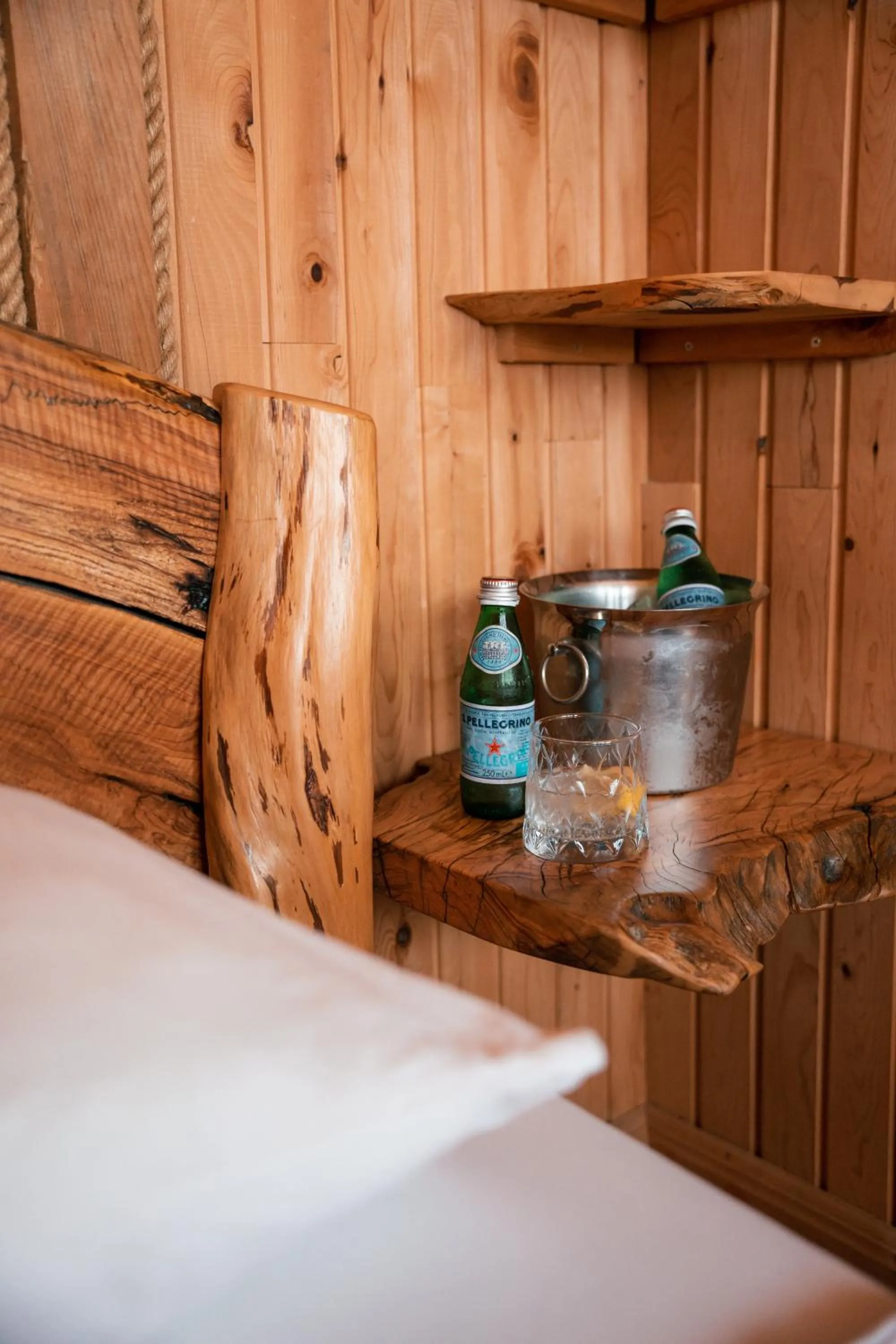 Bedroom, Bed in Olive Garden Kabak