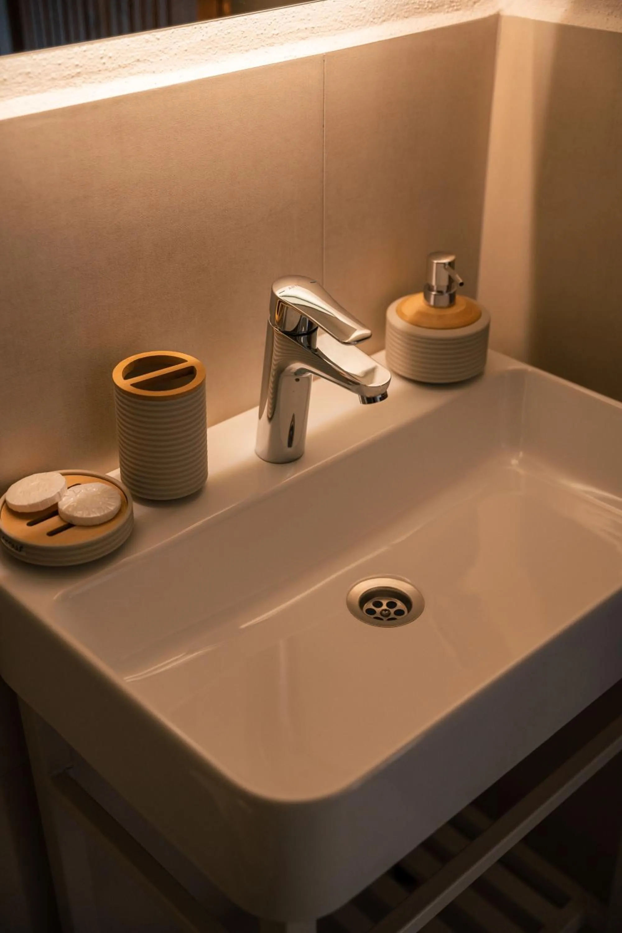 Bathroom in Olive Garden Kabak