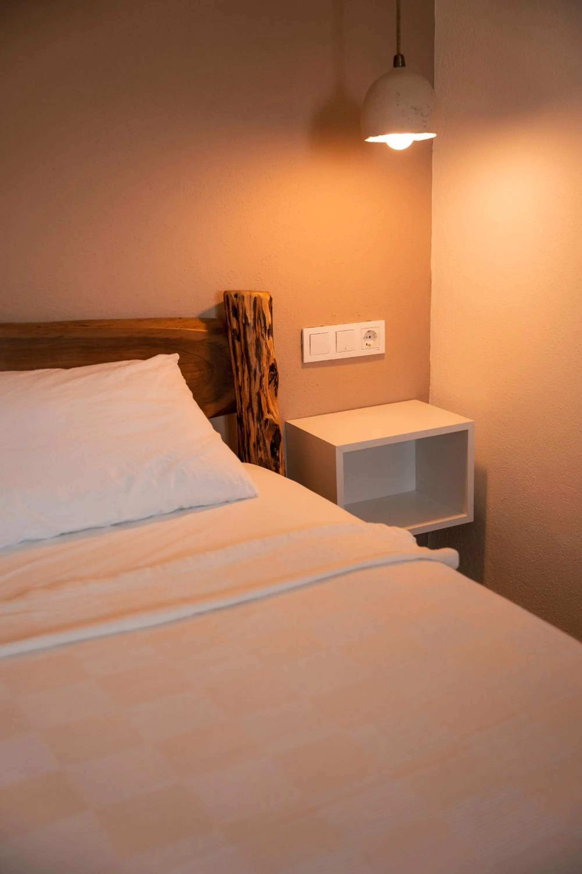 Bed in Olive Garden Kabak