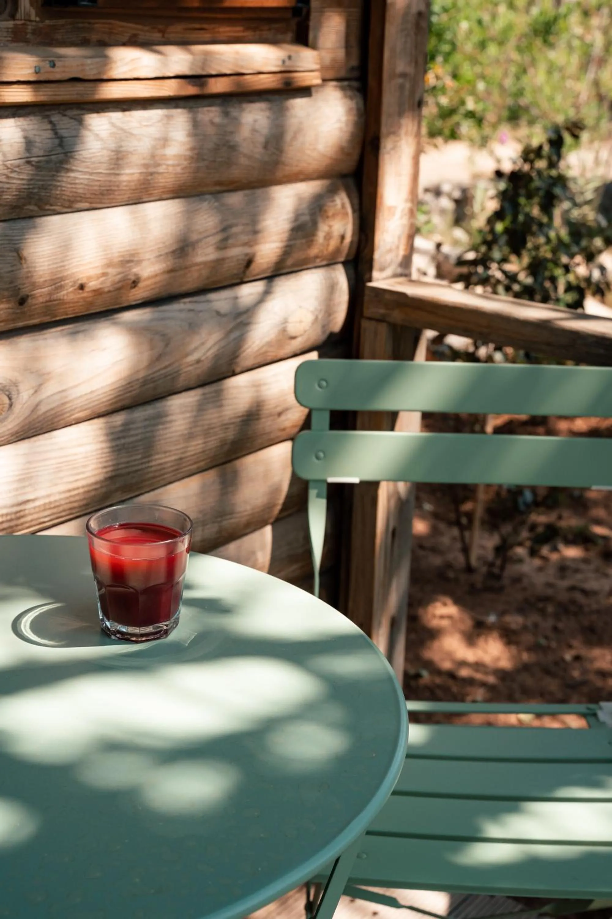 Patio in Olive Garden Kabak
