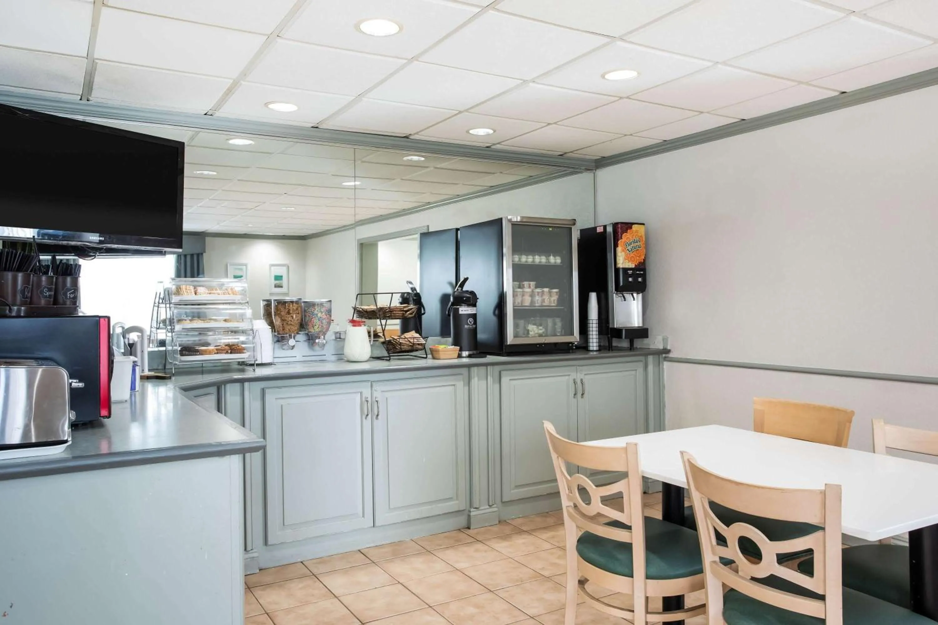 Restaurant/places to eat in La Quinta by Wyndham Melbourne Viera