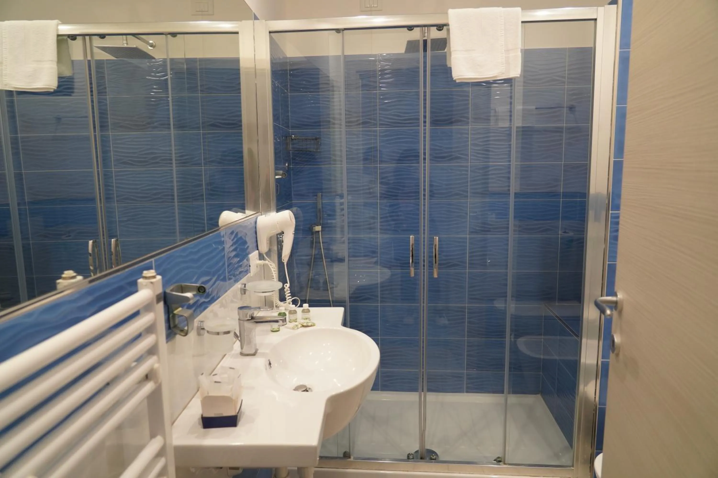 Shower in Hotel Parco Delle Agavi