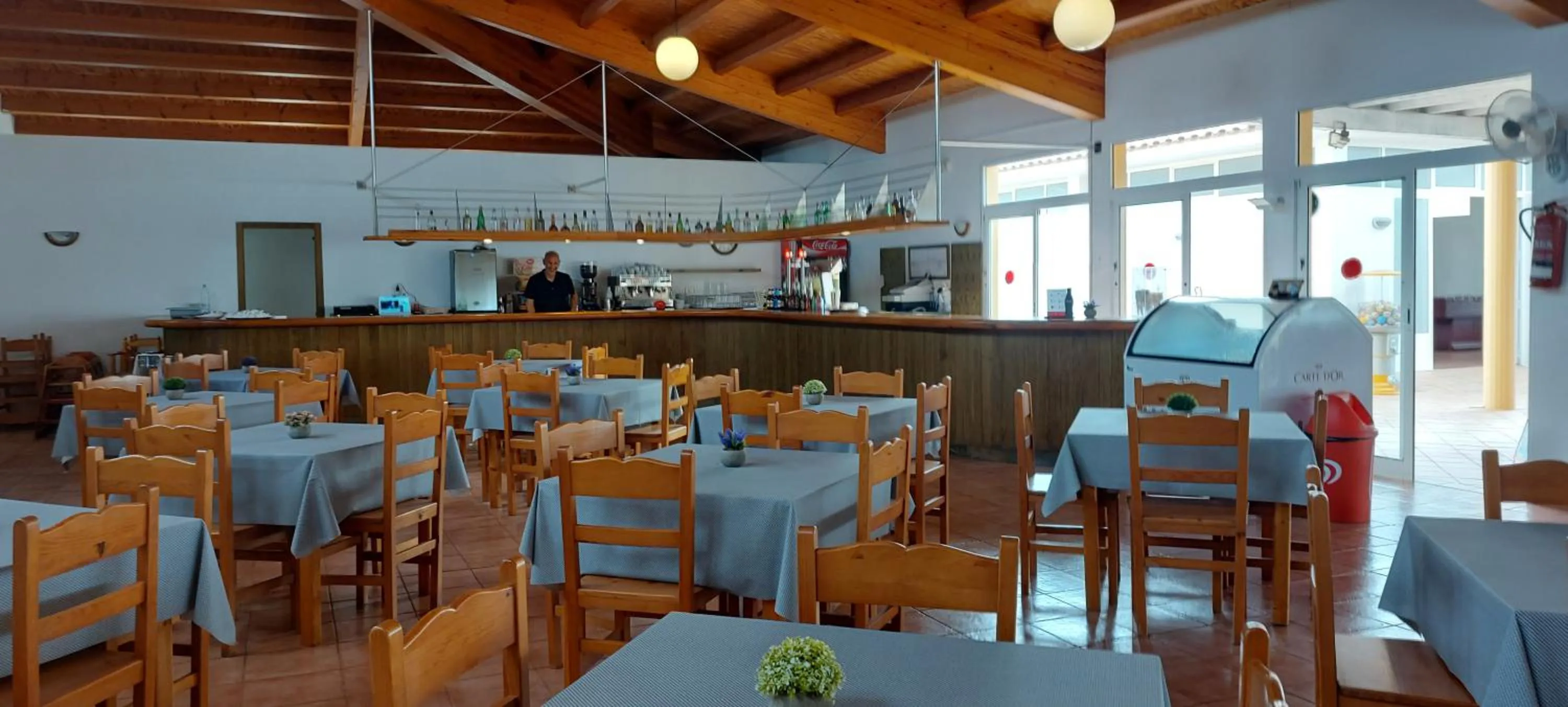 Restaurant/places to eat in Apartamentos Vistapicas