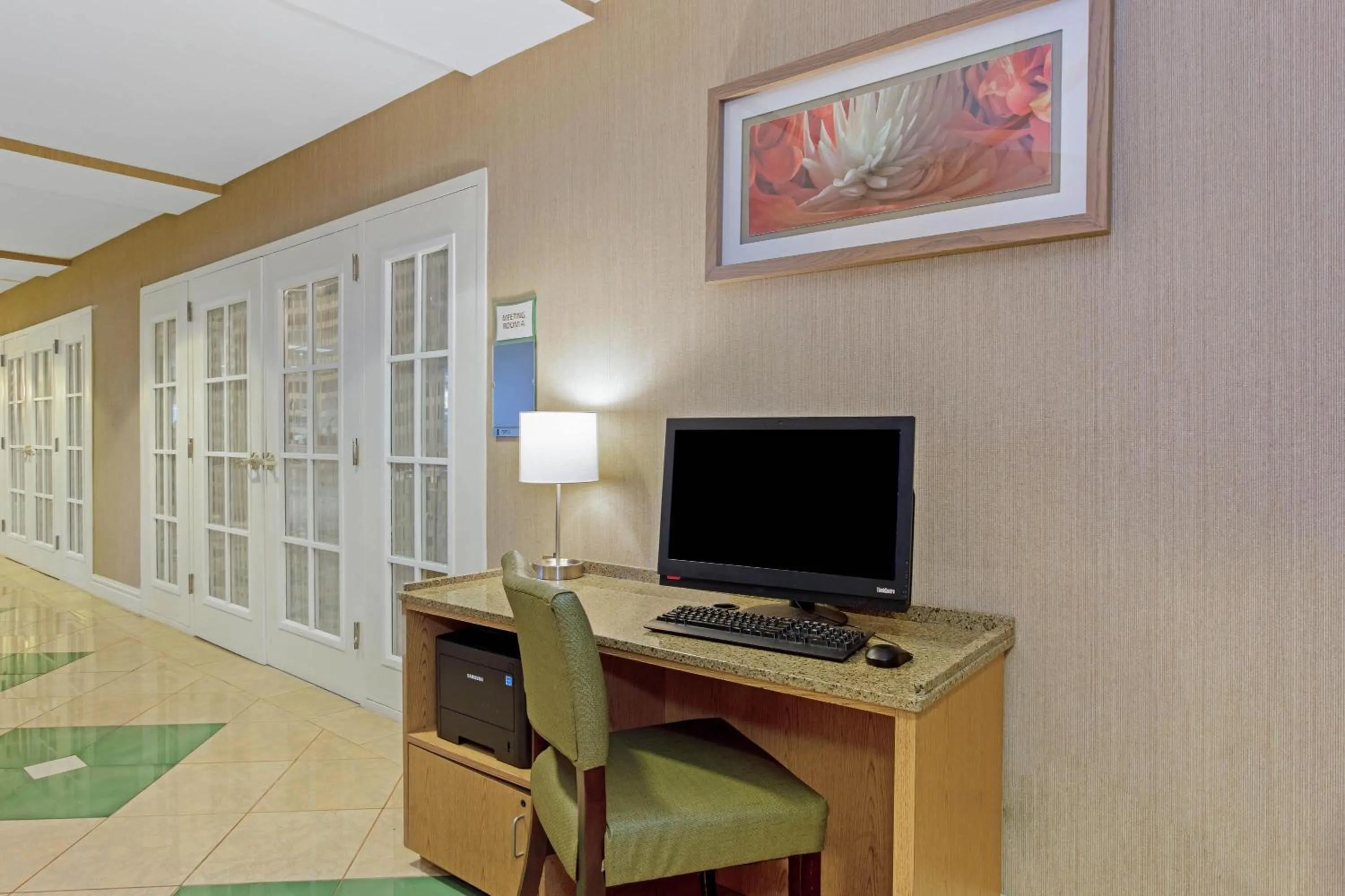 Business facilities in La Quinta by Wyndham Orlando I Drive/Conv Center