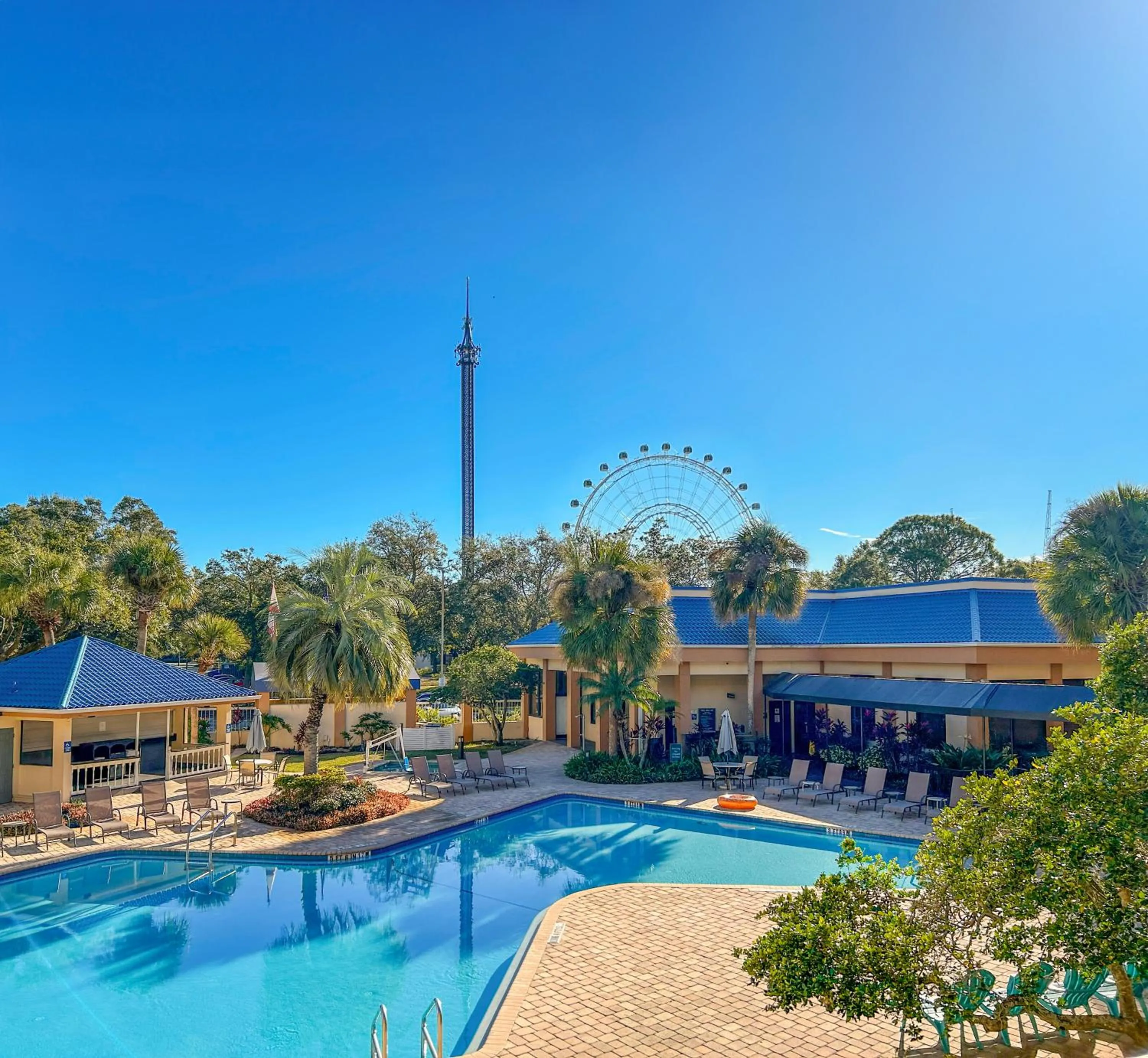 Swimming pool in Hotel Monreale Express & Studios IDrive District
