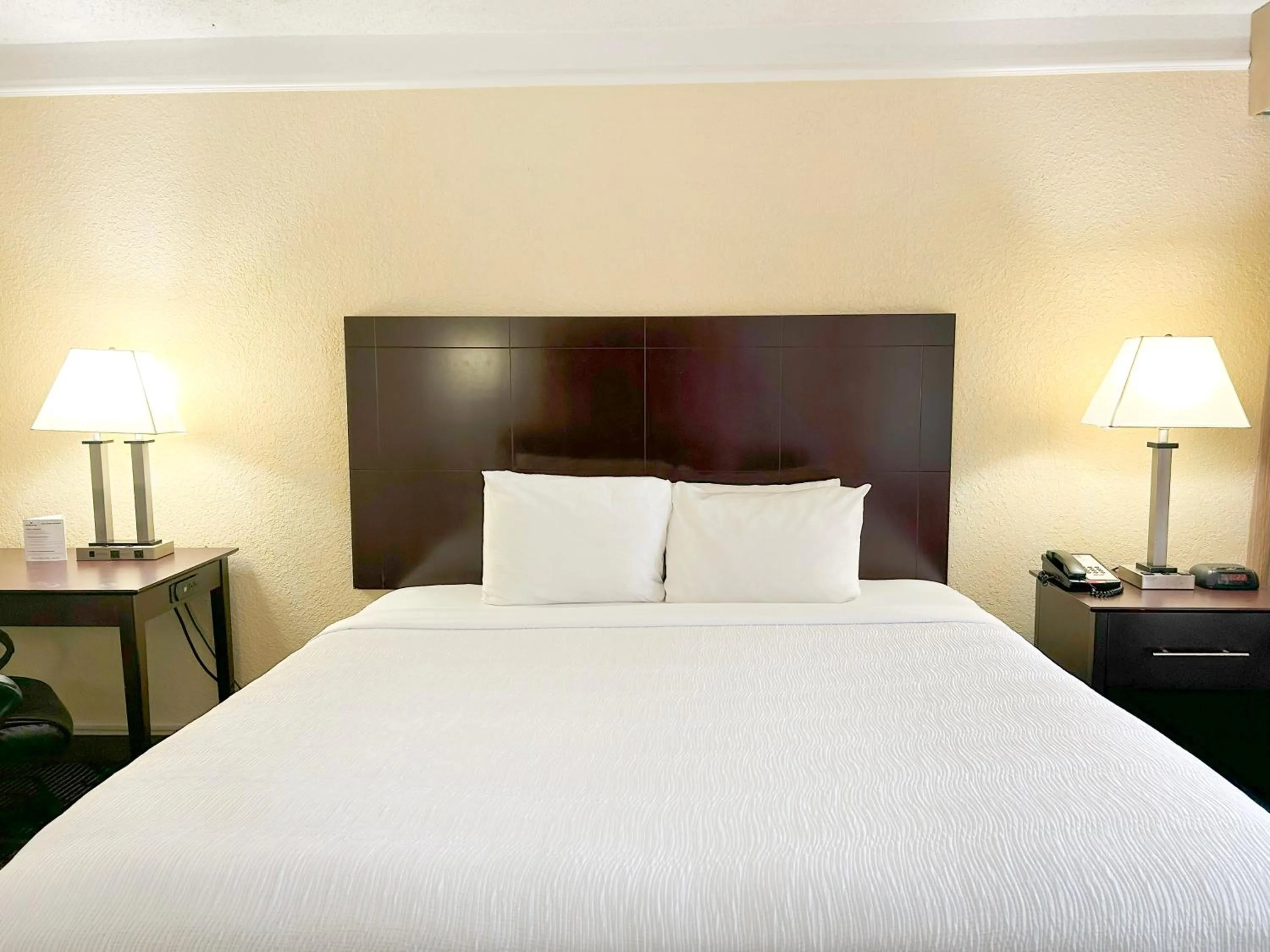 Bed in Hotel Monreale Express & Studios IDrive District