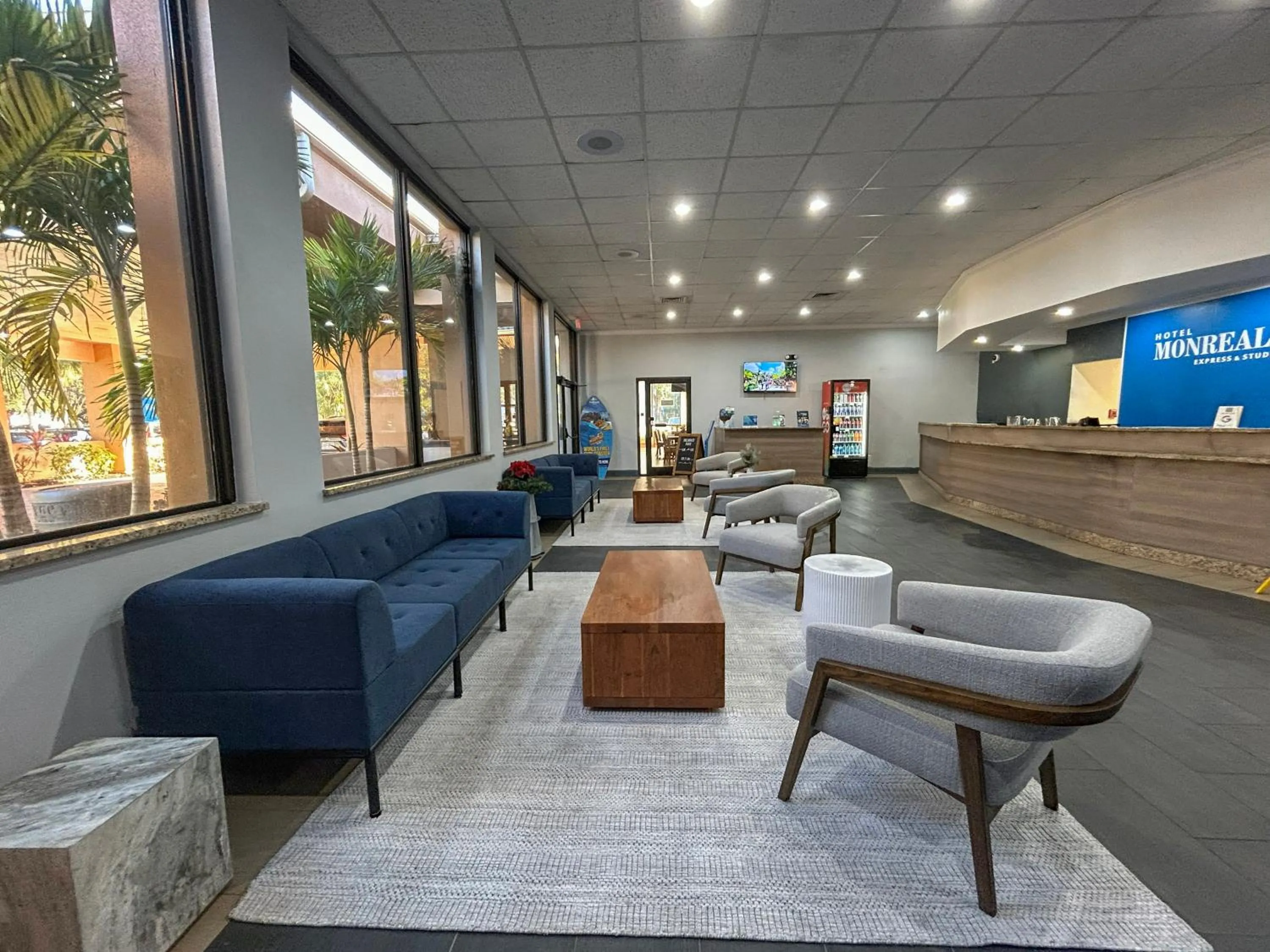 Lobby or reception in Hotel Monreale Express & Studios IDrive District