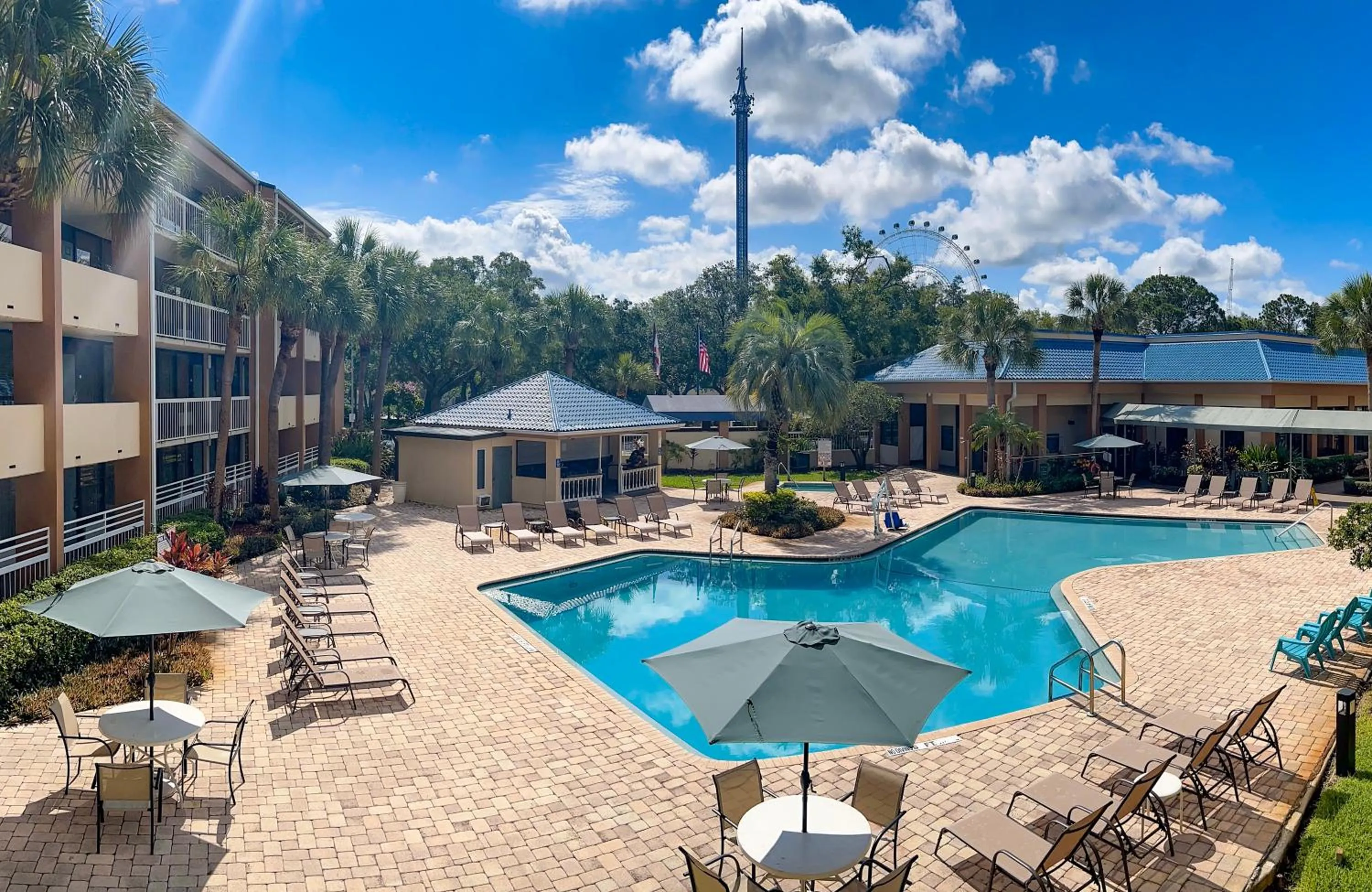 Swimming pool in Hotel Monreale Express & Studios IDrive District