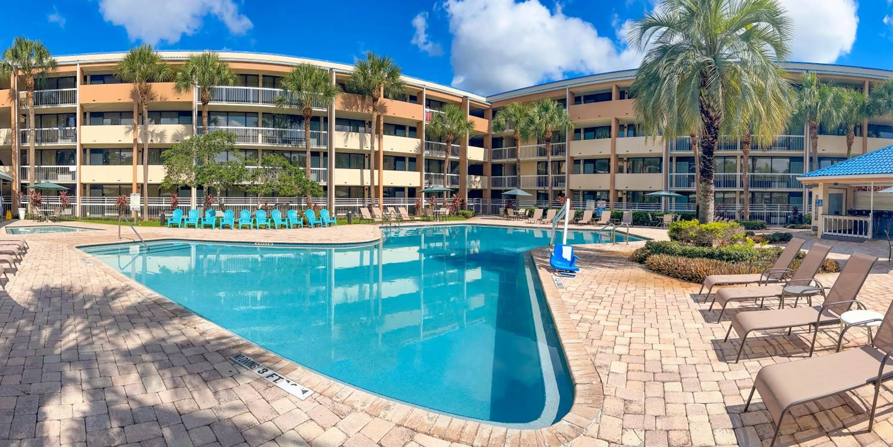 Property building in Hotel Monreale Express & Studios IDrive District