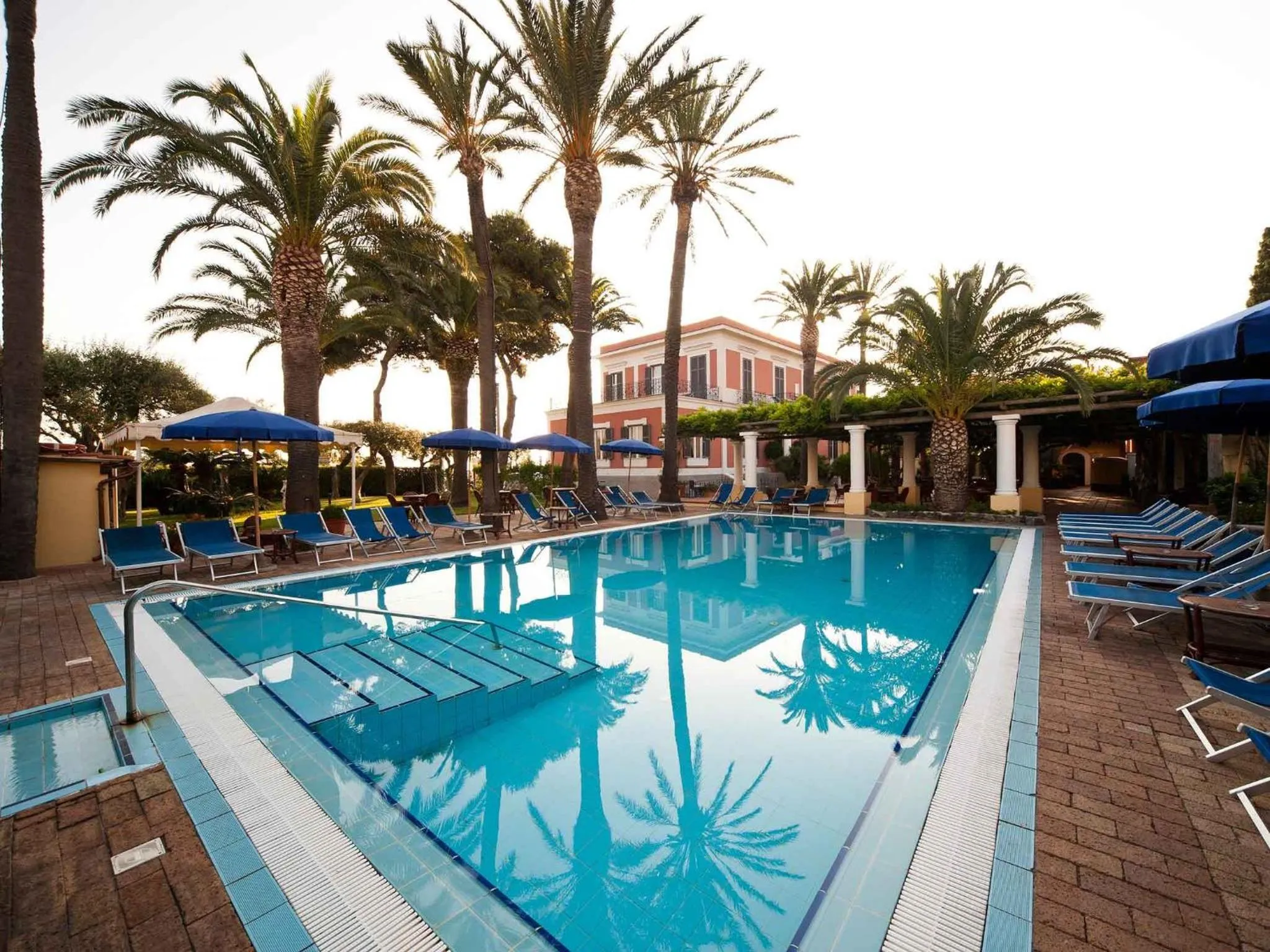 Swimming pool in Hotel Villa Svizzera Terme