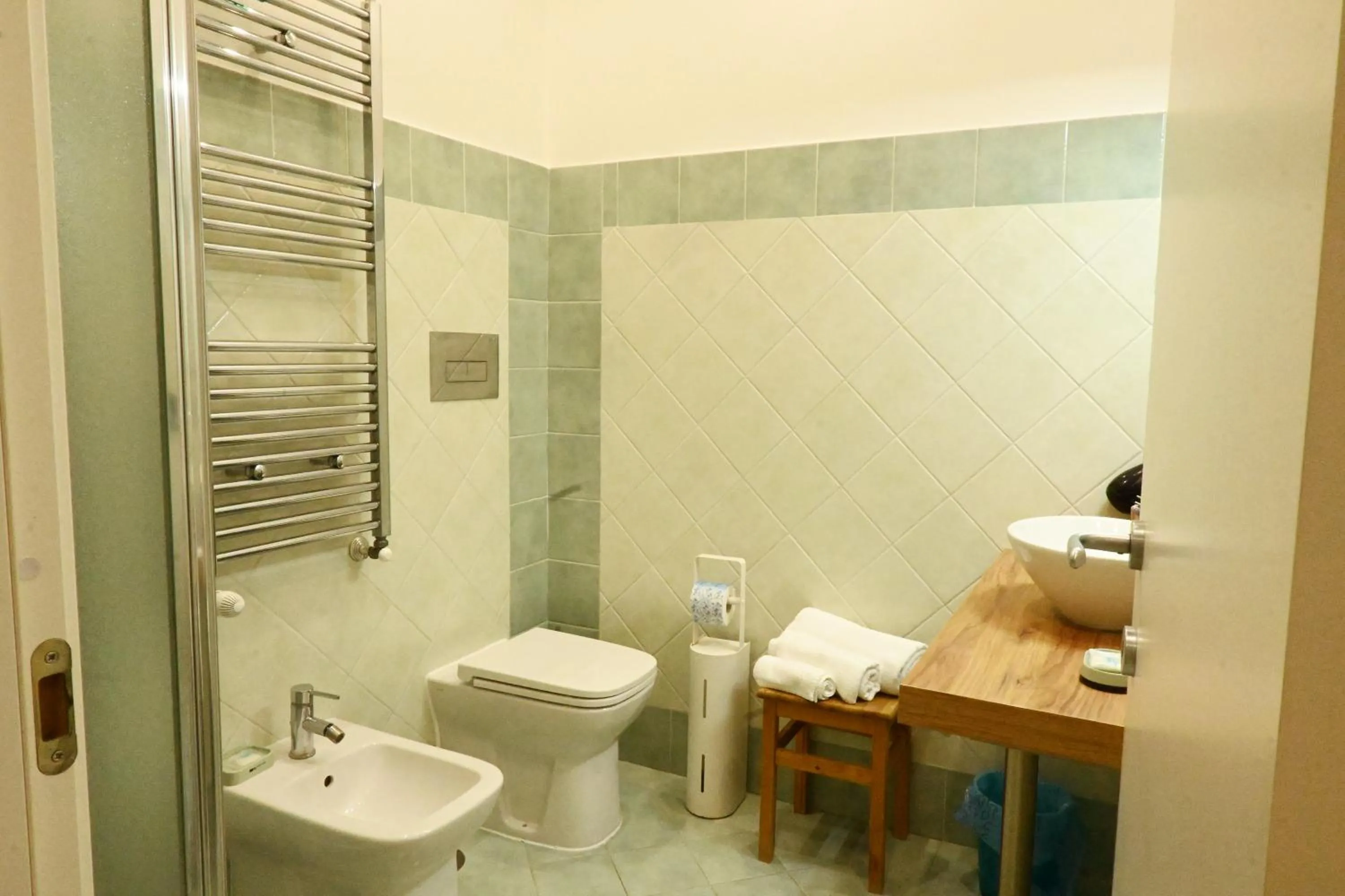 Shower in Nanà Bed and Breakfast