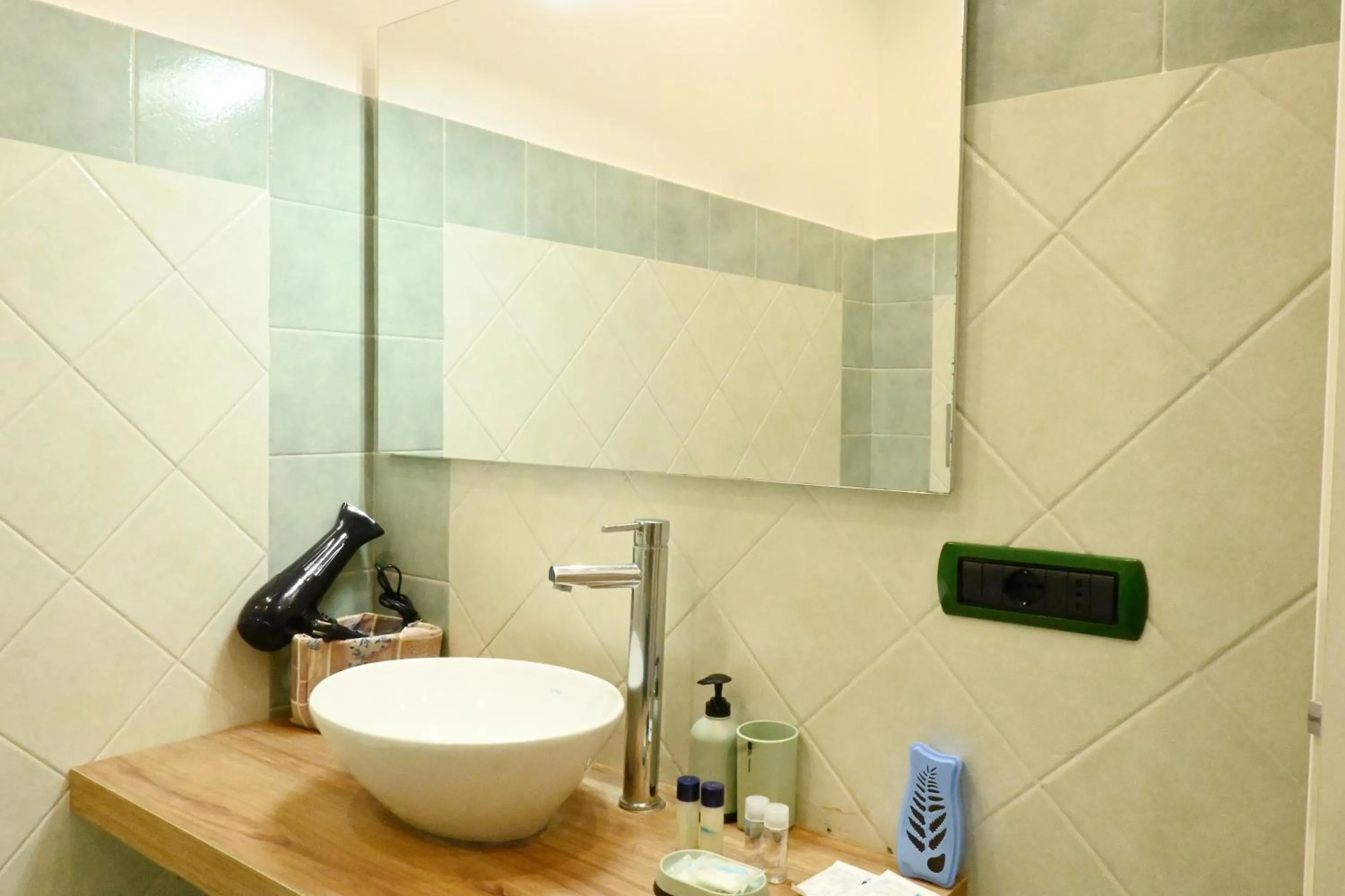 Shower in Nanà Bed and Breakfast