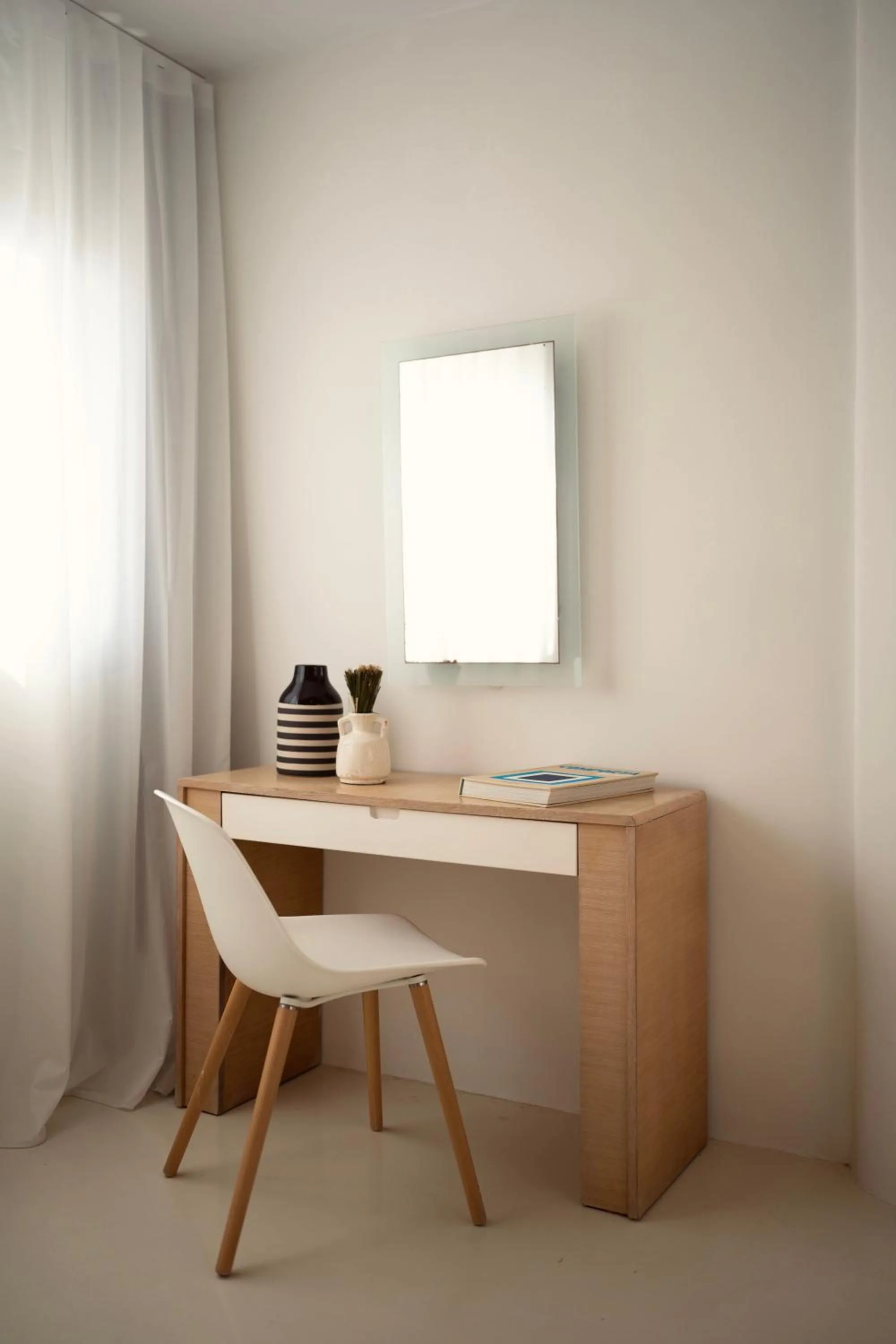 Decorative detail in Rocabella Santorini Hotel & Spa