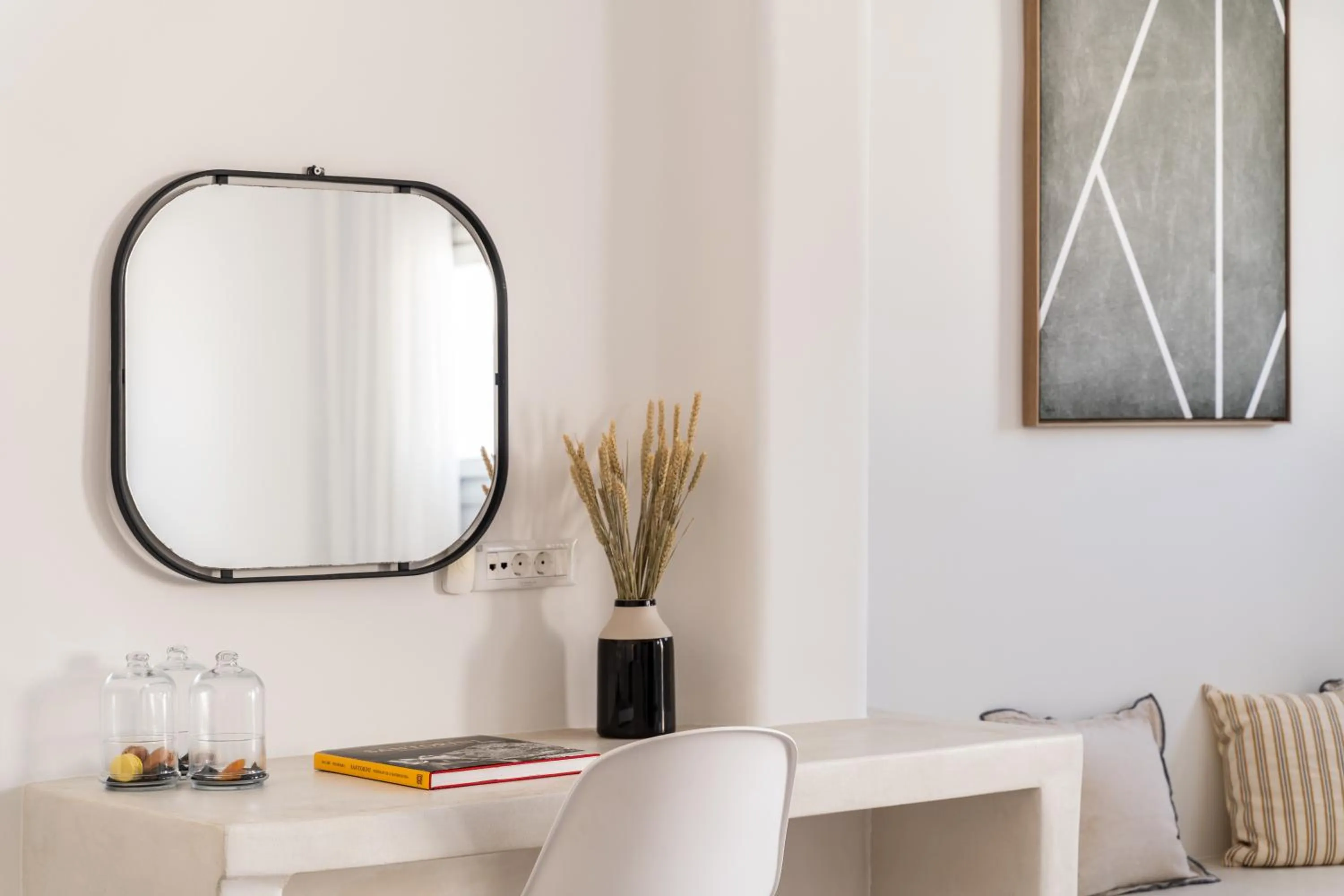 Decorative detail in Rocabella Santorini Hotel & Spa