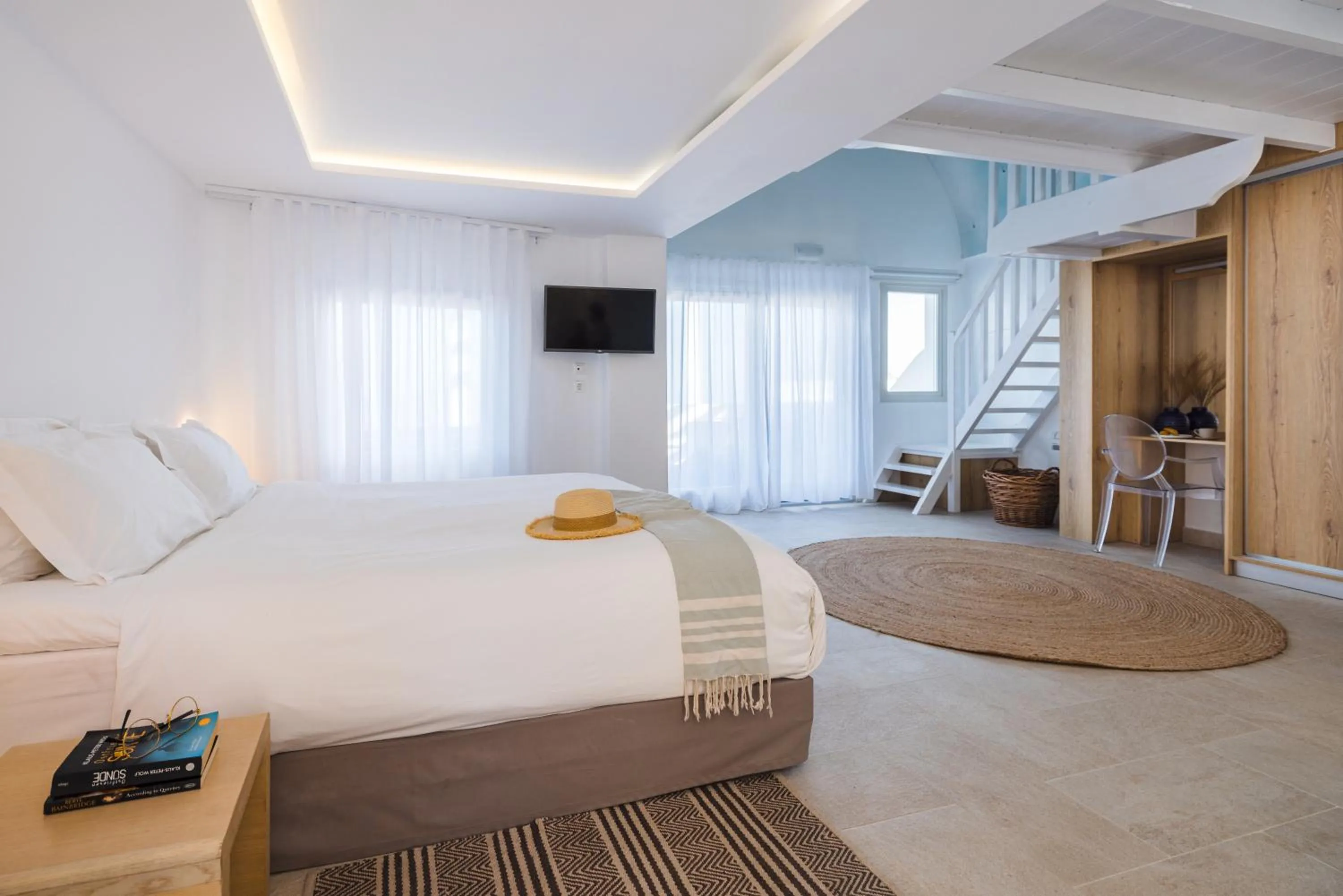 Bed in Rocabella Santorini Hotel & Spa