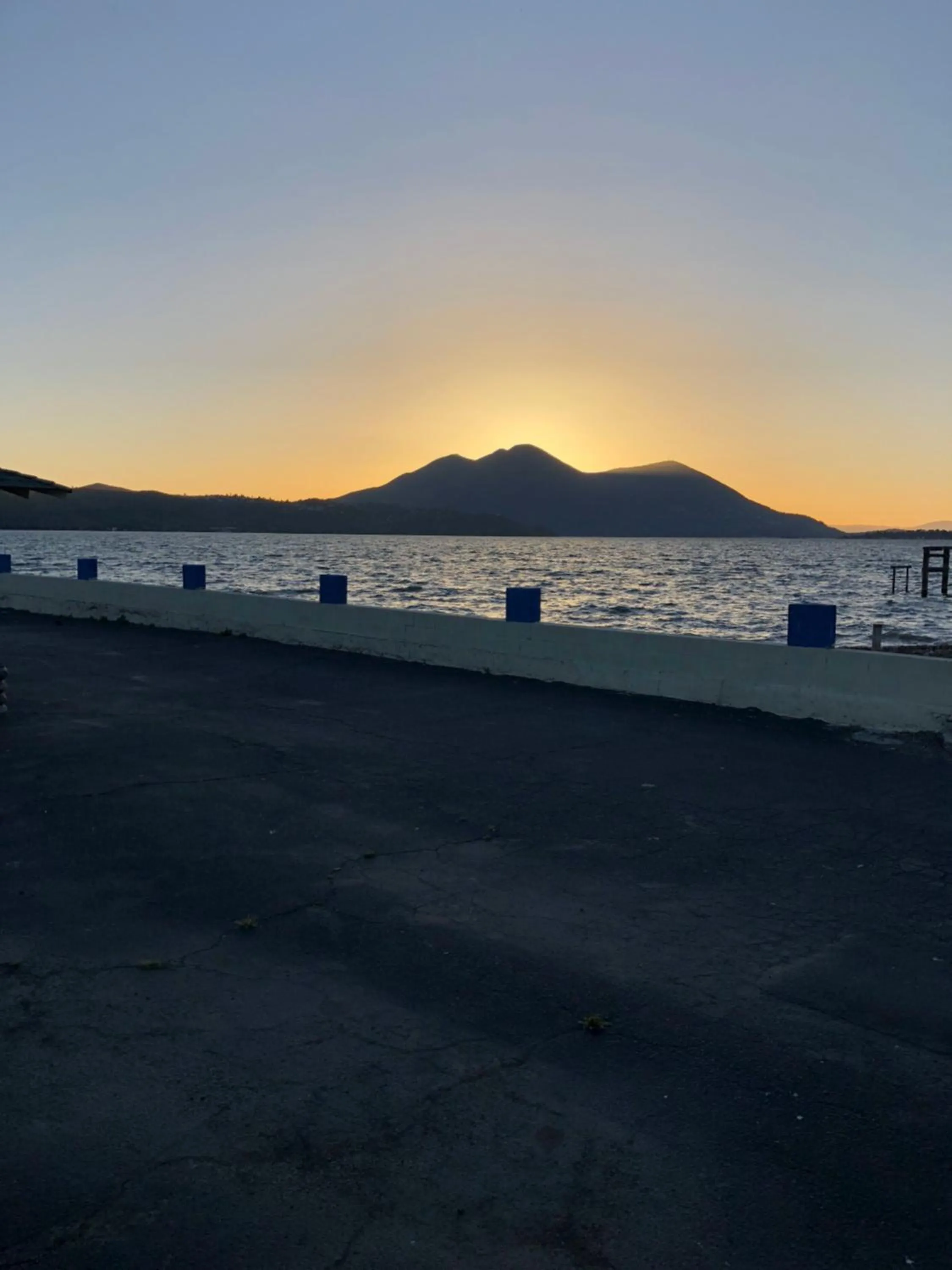 Lake view in Lamplighter Motel Clearlake