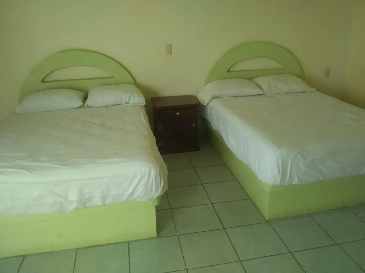 Quadruple Room with Air-Conditioning in Hotel Azulejos Quadruple Room with Air-Conditioning in Hotel Azulejos