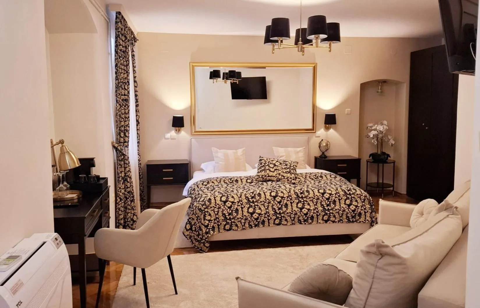 Bedroom, Bed in Hotel Livadić