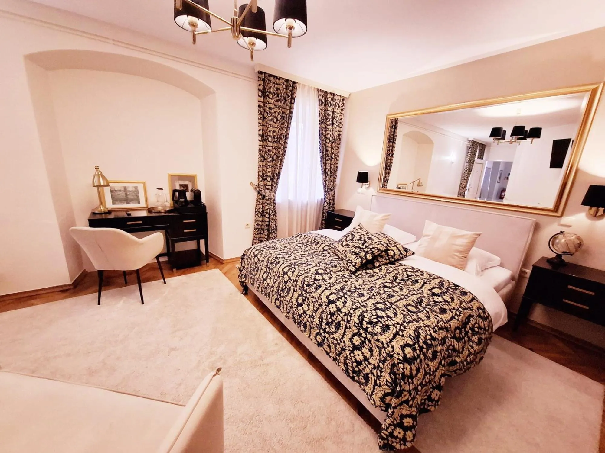 Bedroom, Bed in Hotel Livadić