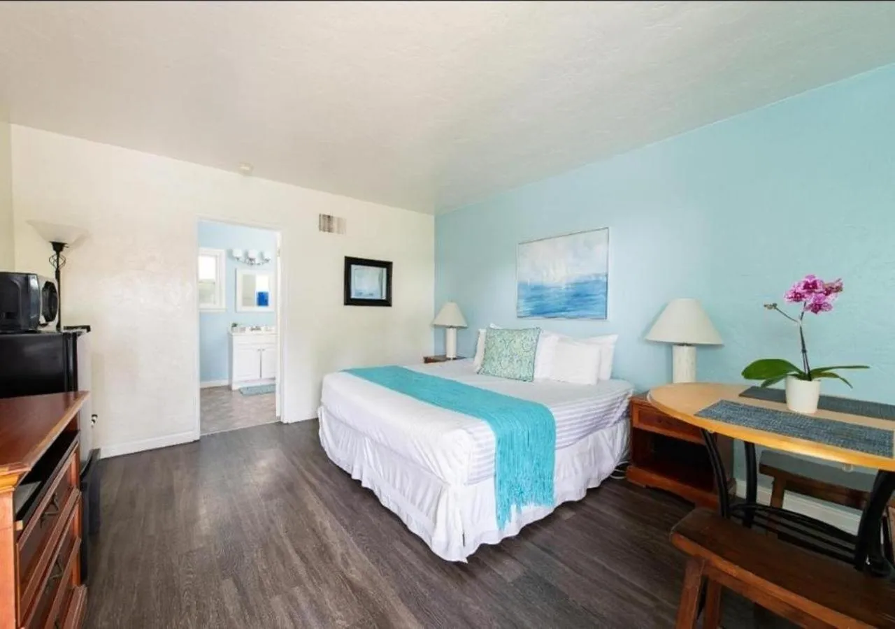 Bed in The Patriots Boutique Motel