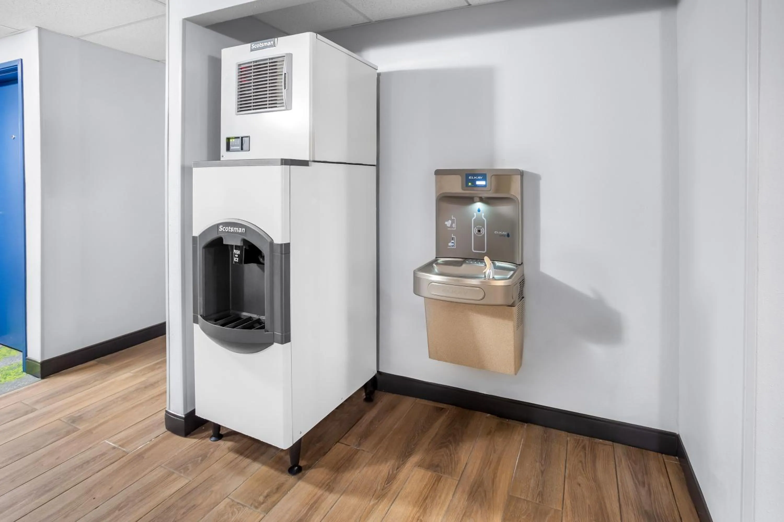 Non alcoholic drinks in Spark by Hilton Kent Seattle