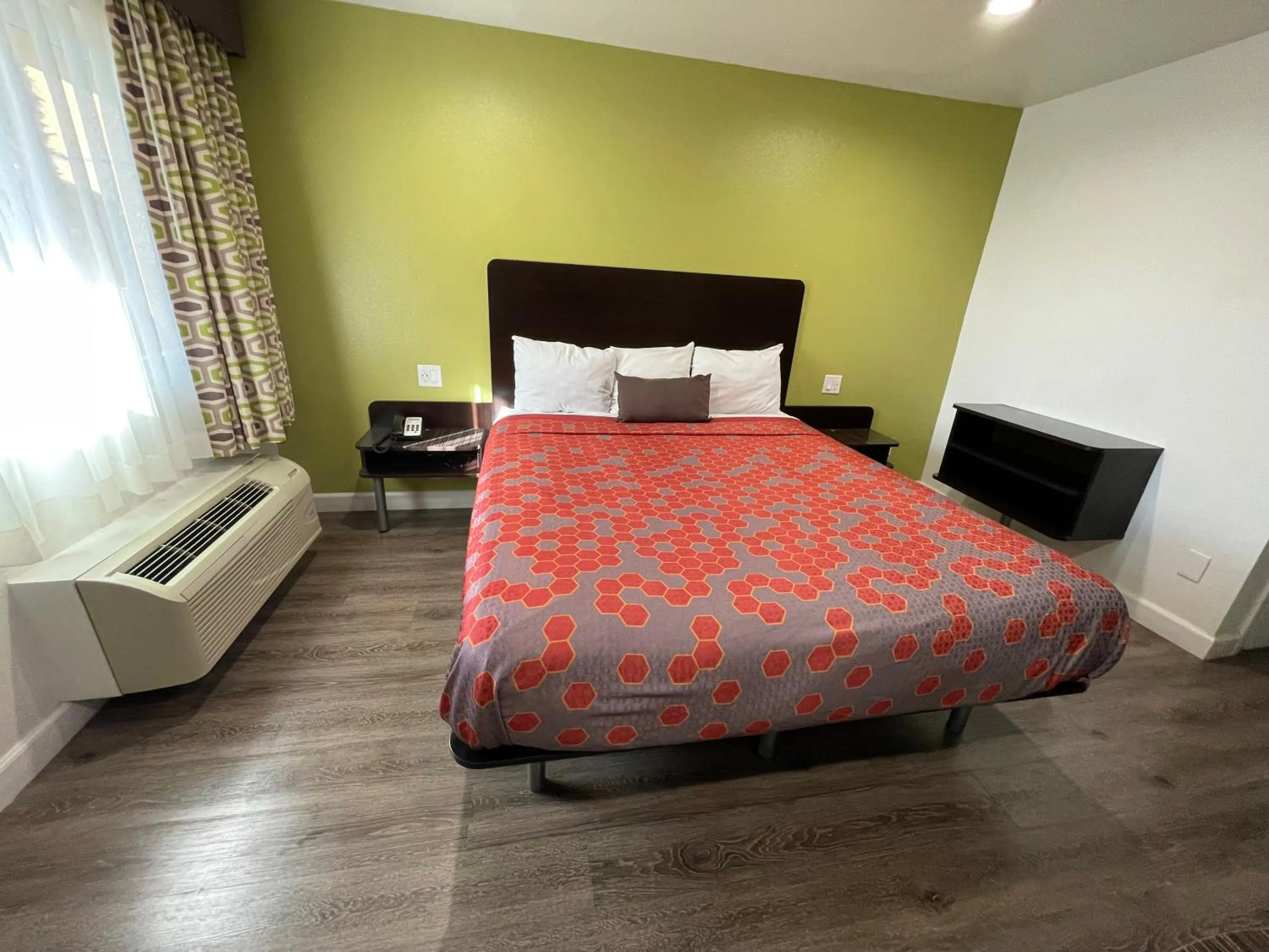 Bed in Claremont Lodge