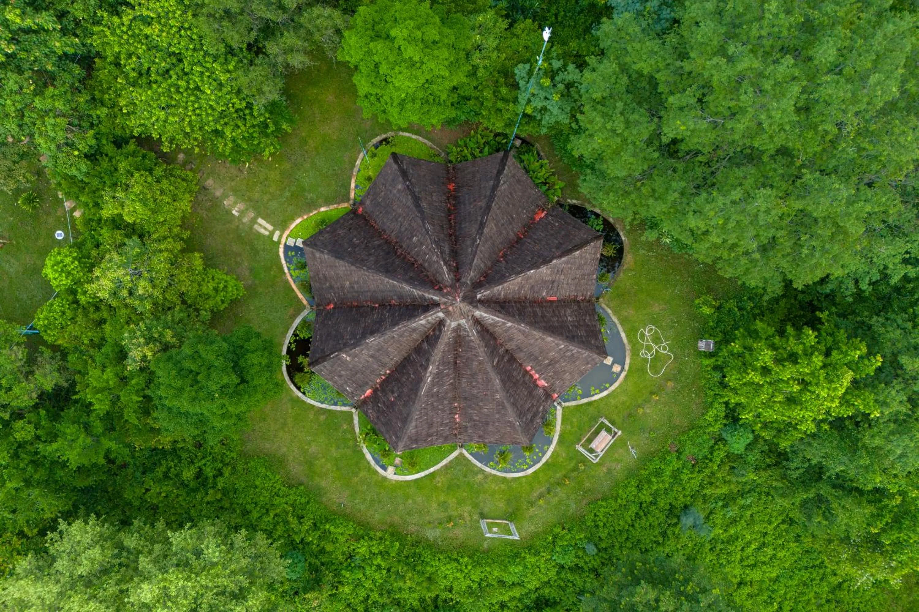 Hanchey Bamboo Resort