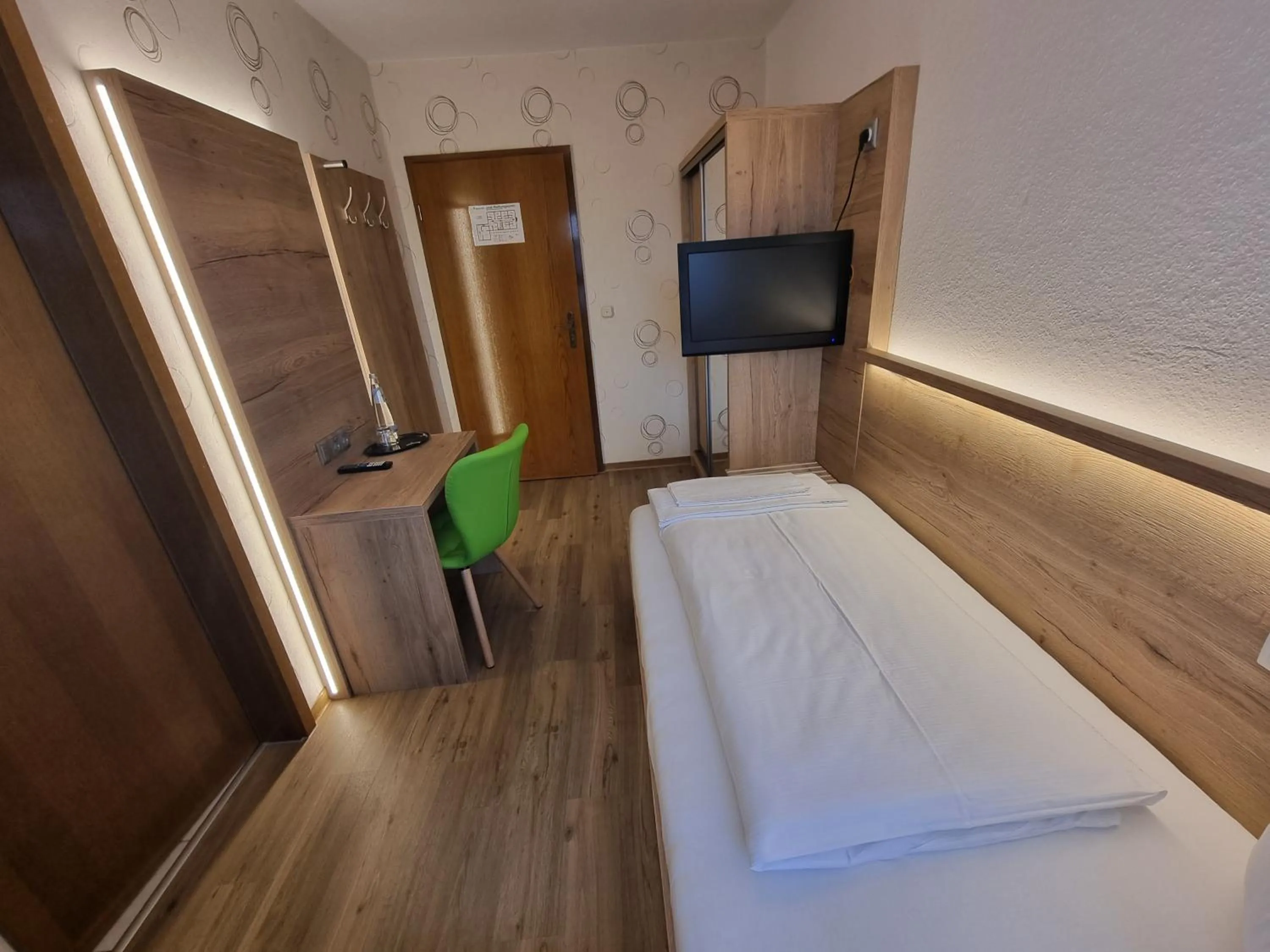 Photo of the whole room, Bed in Bergschänke & Berghotel