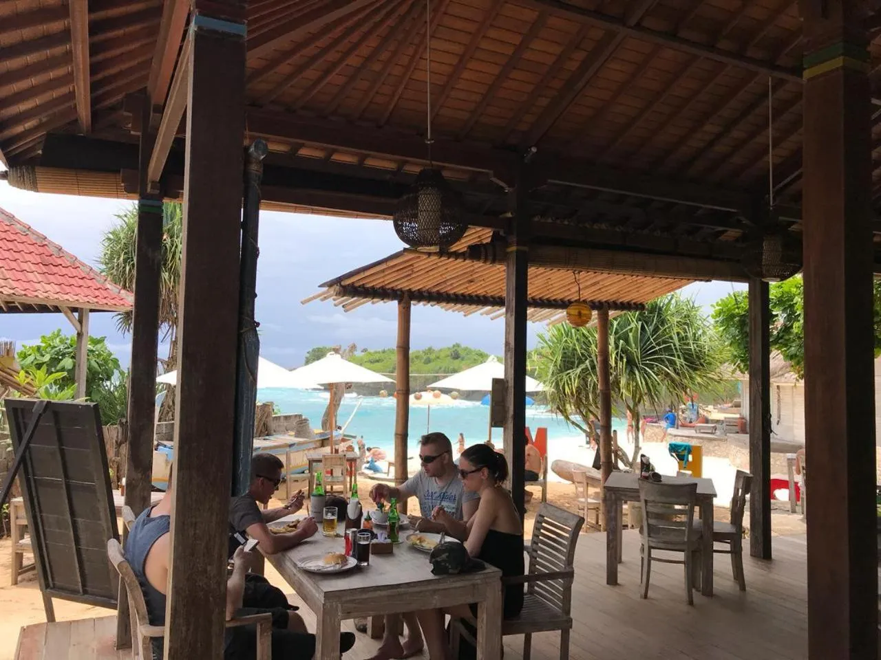 Restaurant/places to eat in D'byas Dream Beach Club and Villa