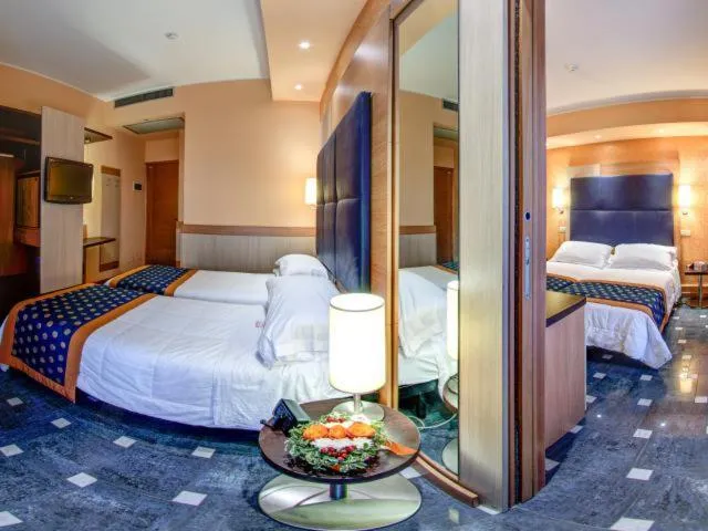 Bedroom, Bed in Hotel Genty