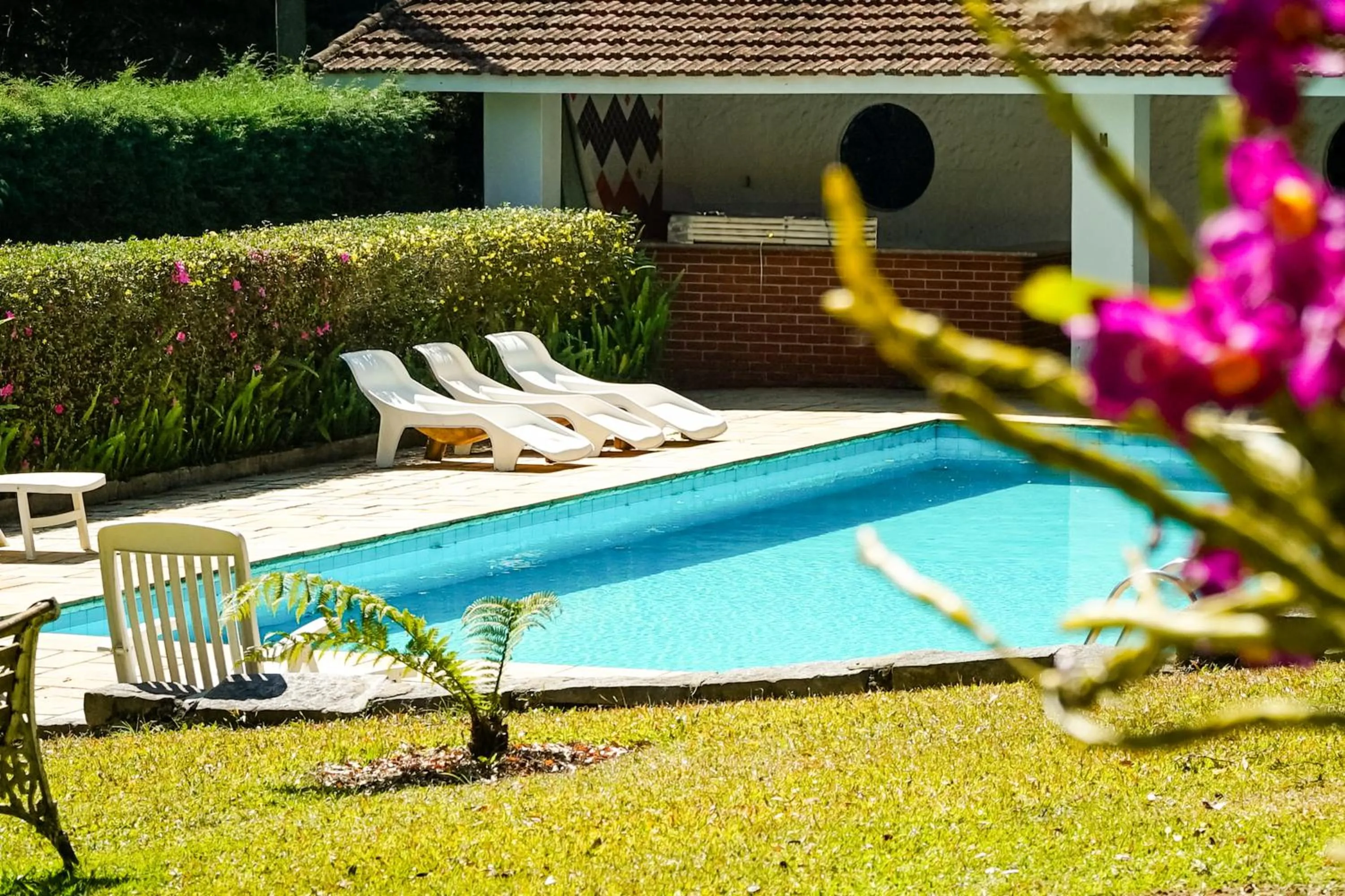 Swimming pool in VELINN Pousada Torre Branca