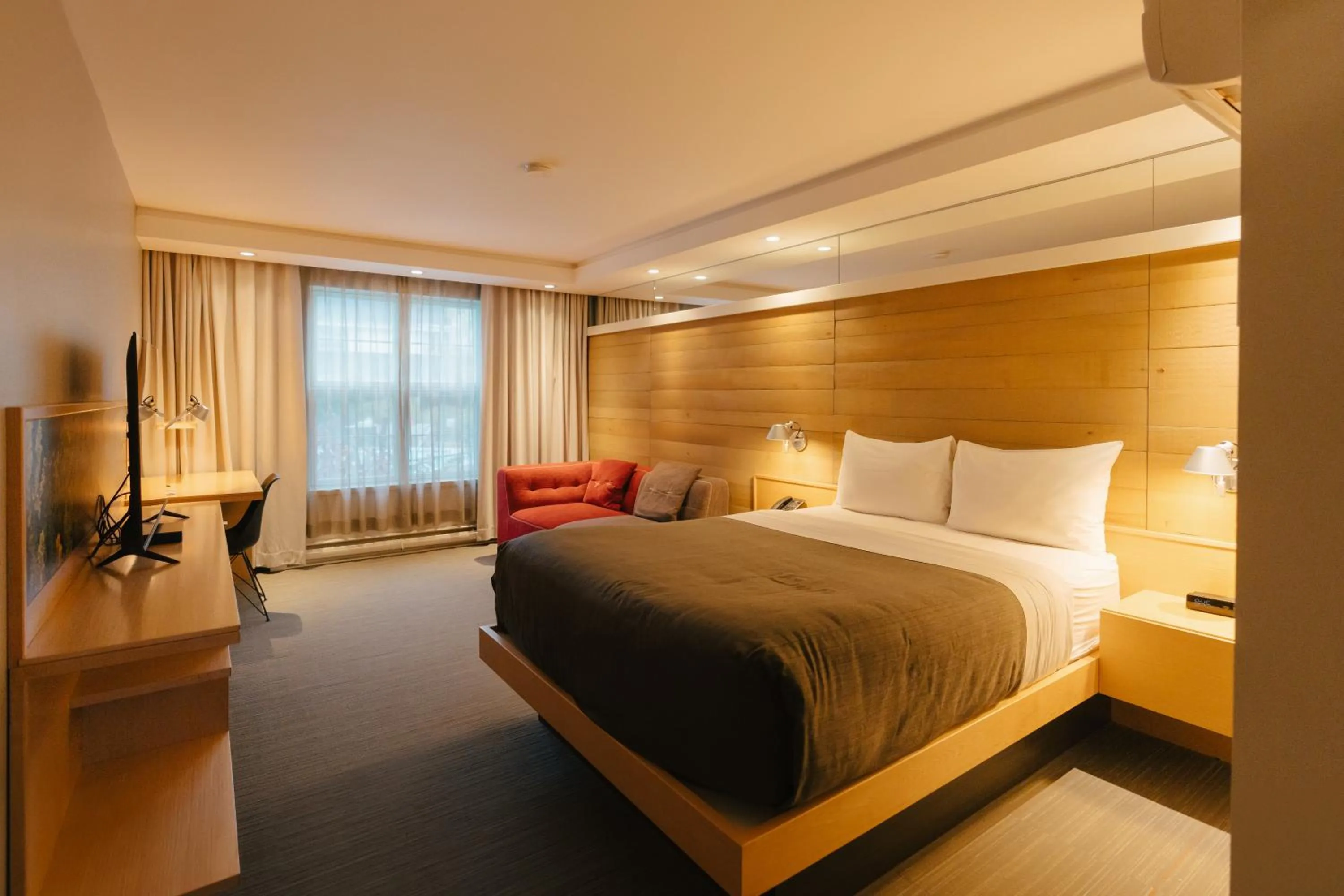 Photo of the whole room, Bed in Gîte du Mont-Albert - Sepaq