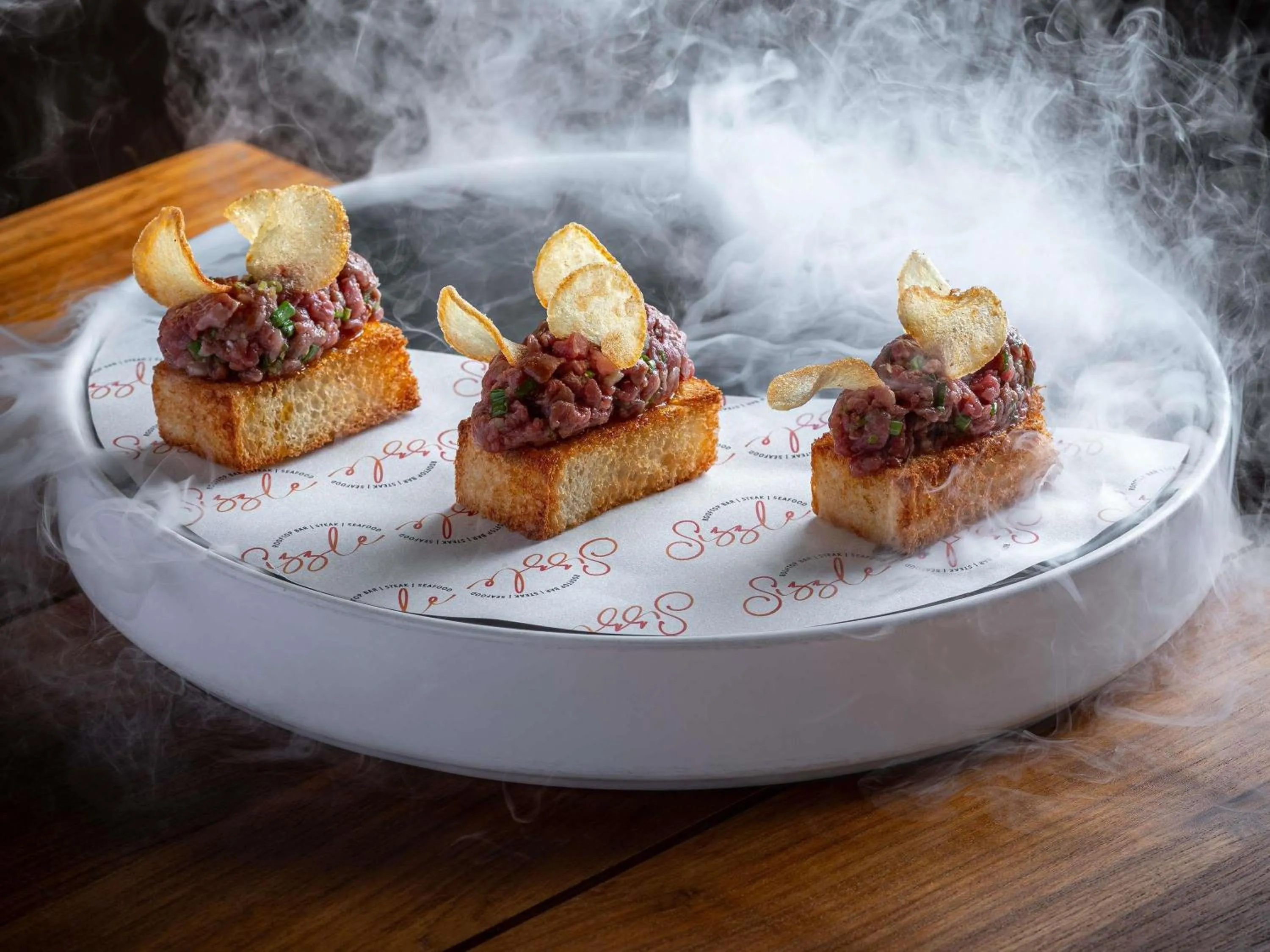 Restaurant/places to eat in Avista Hideaway Phuket Patong - MGallery