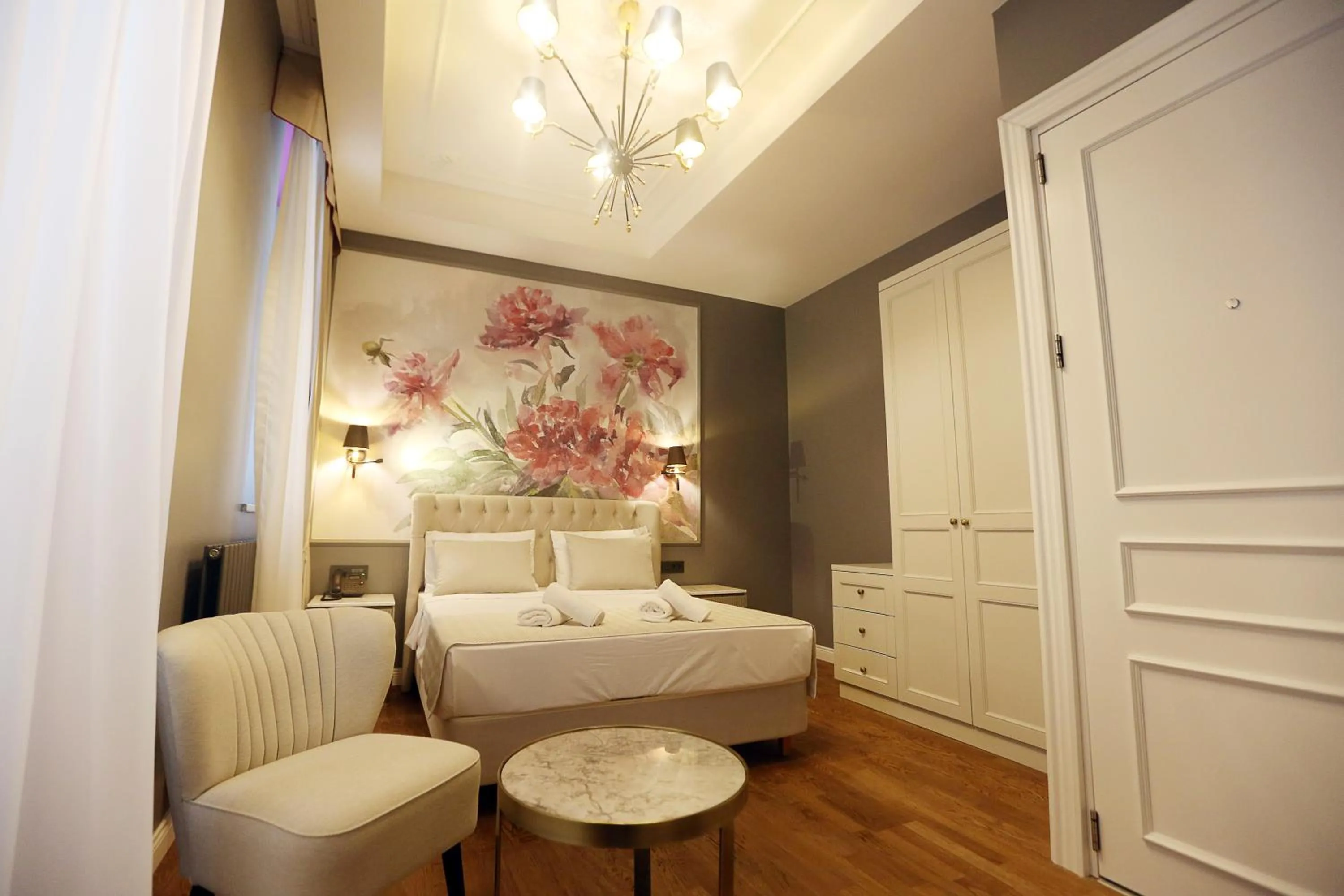 Breakfast, Bed in Royal Tophane