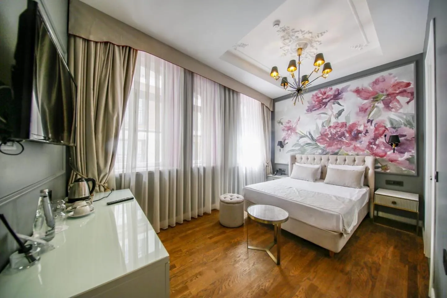 Bed in Royal Tophane