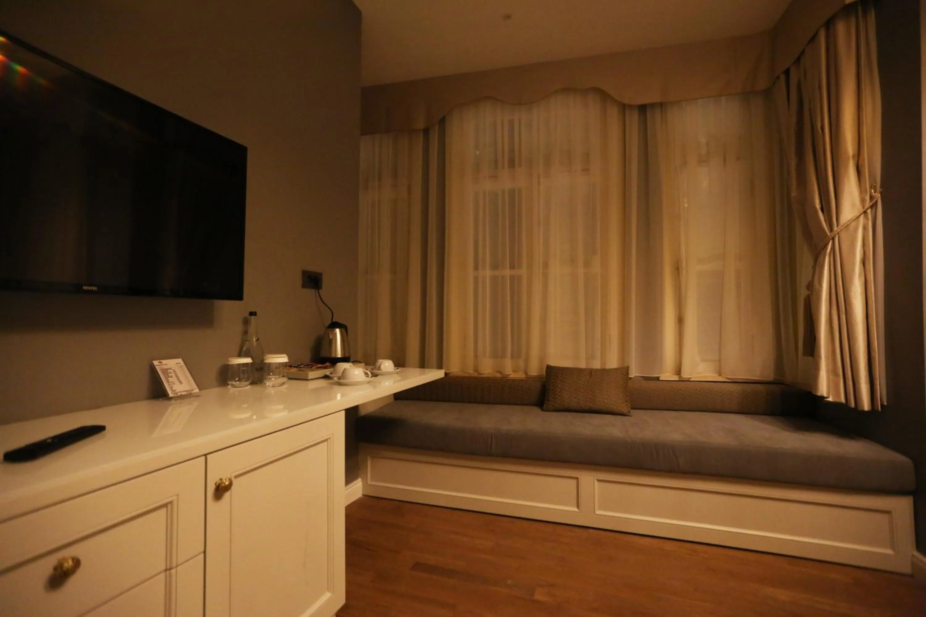 TV and multimedia, Bed in Royal Tophane