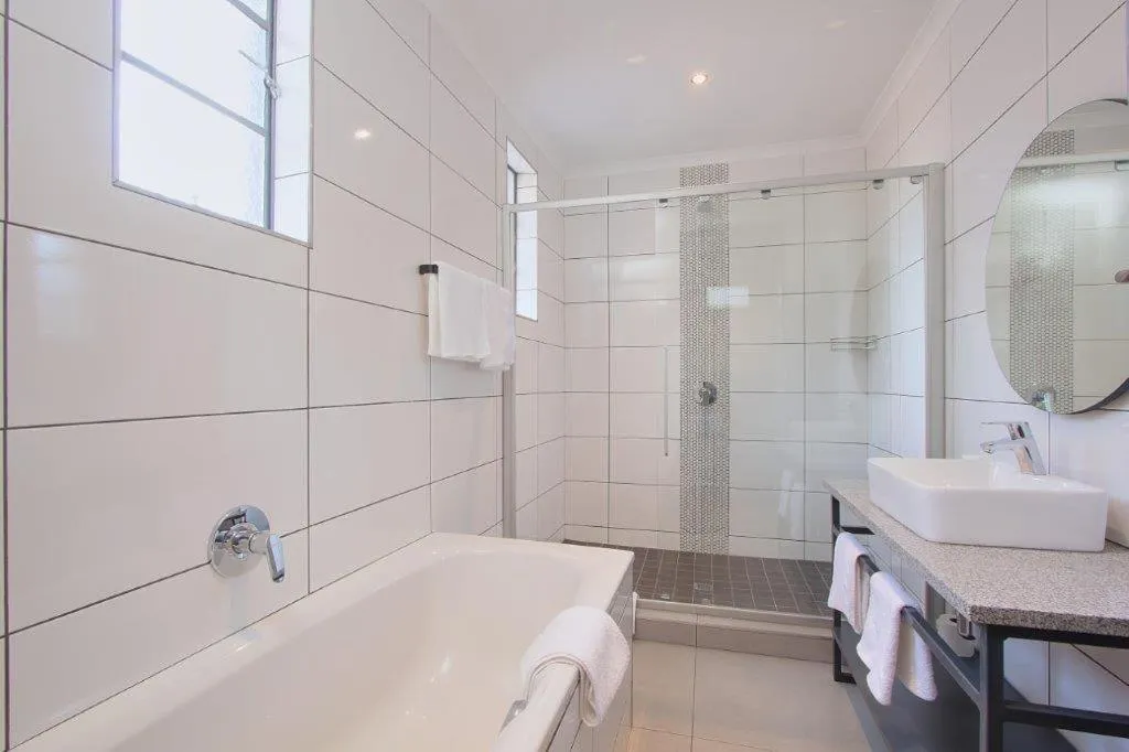 Shower in THE Pretoria Hotel