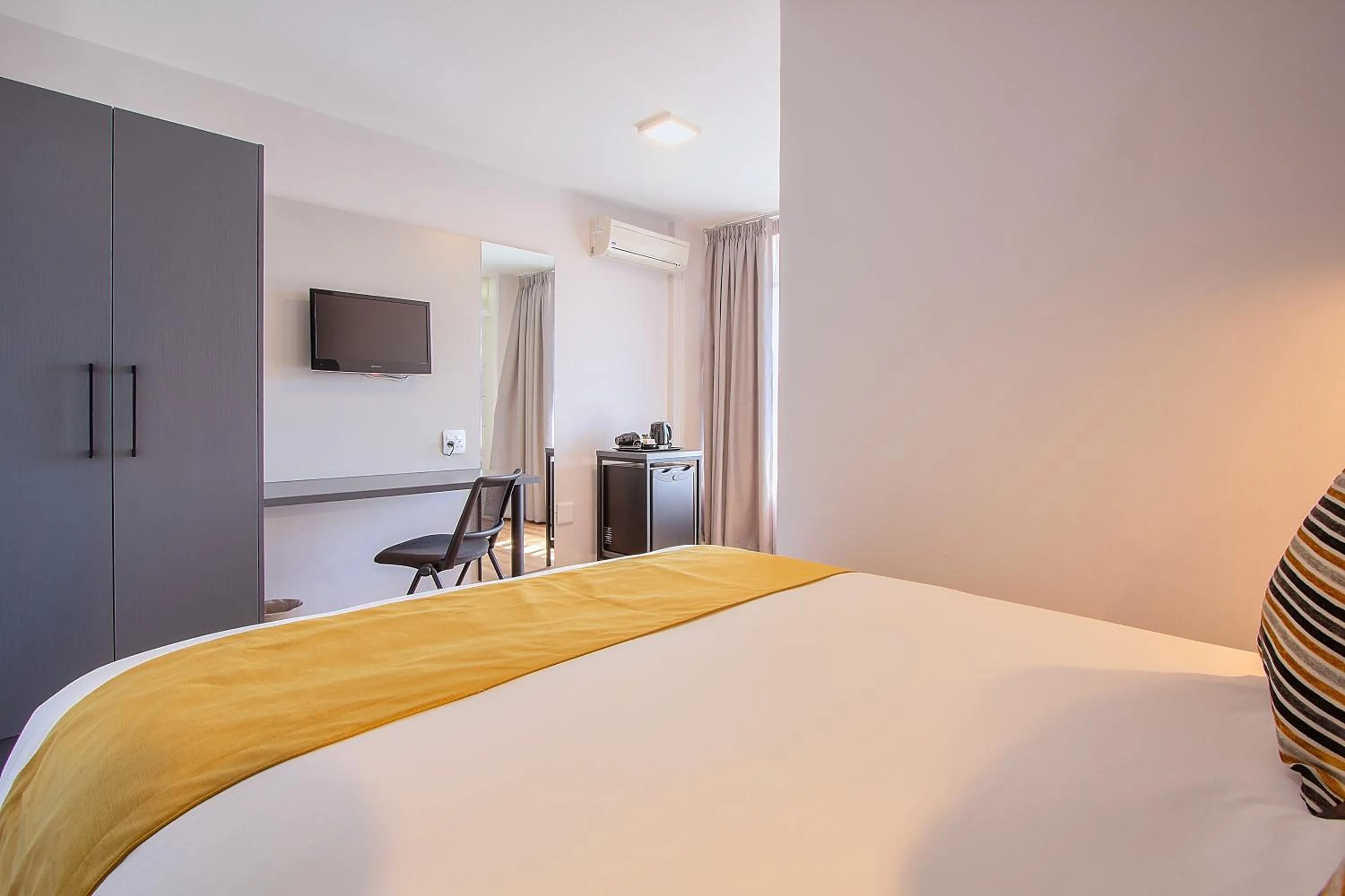 TV and multimedia, Bed in THE Pretoria Hotel