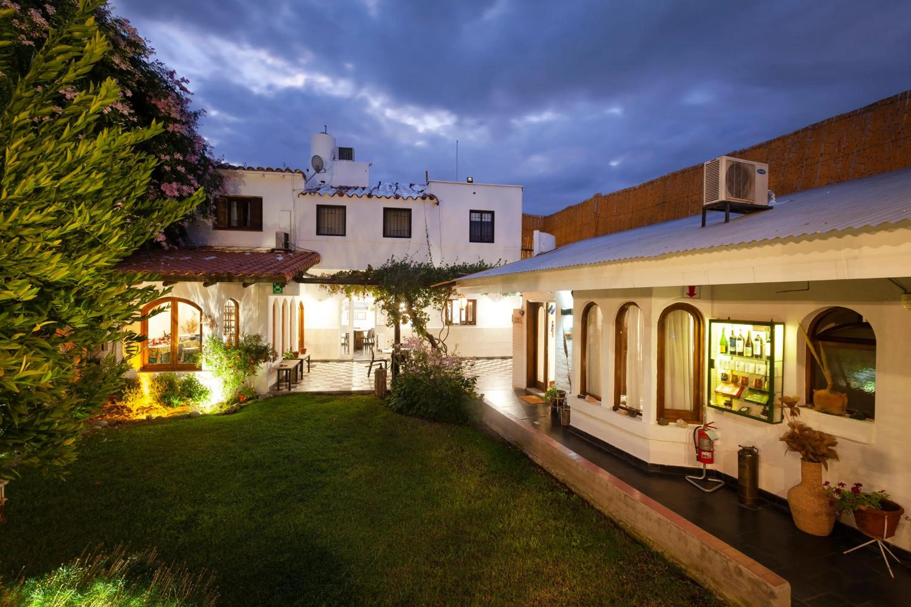 Property building in Posada de Rosas